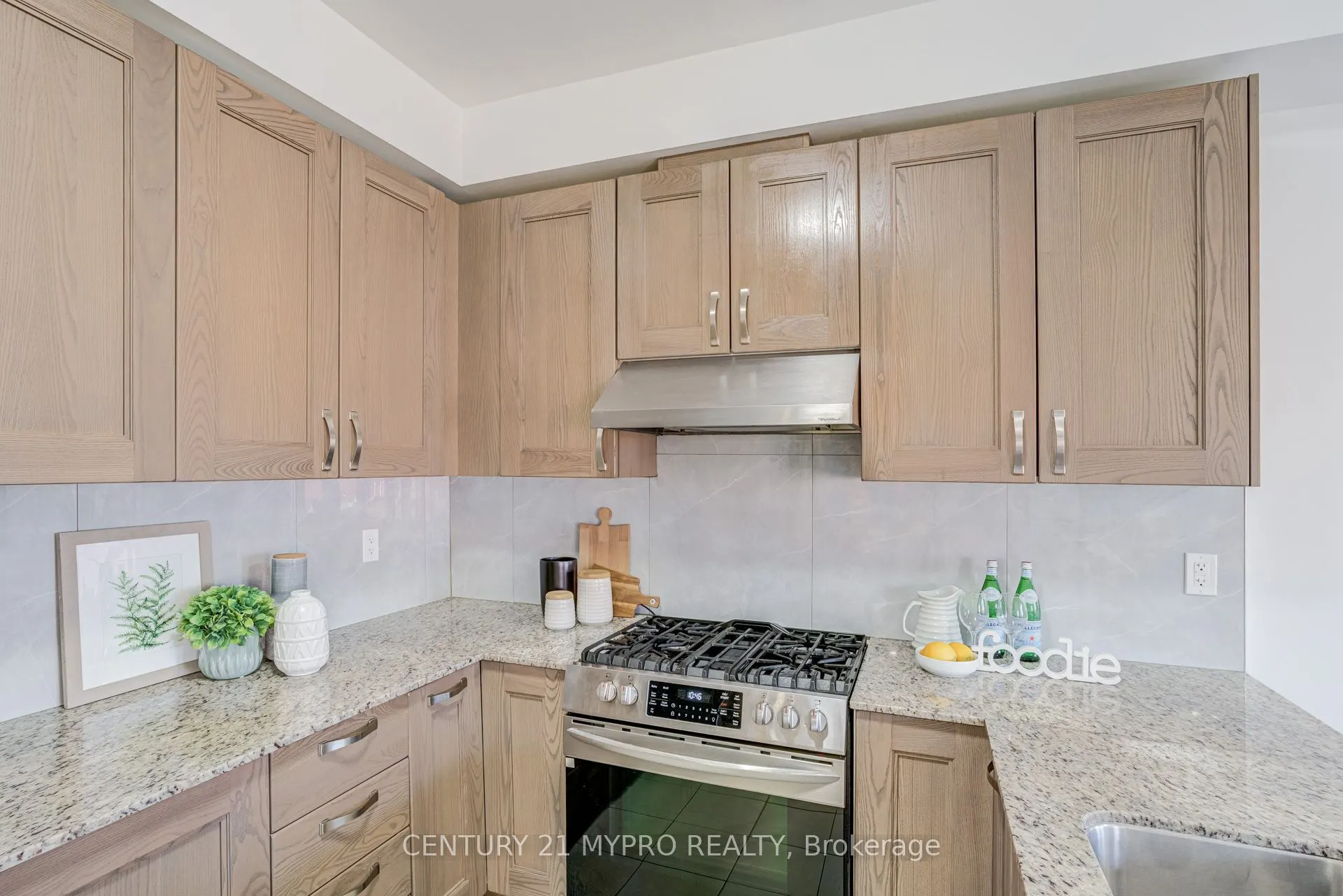 13 Manor Glen Crescent