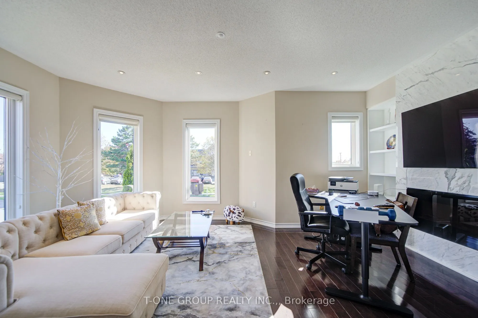 9133 Bayview Avenue #85