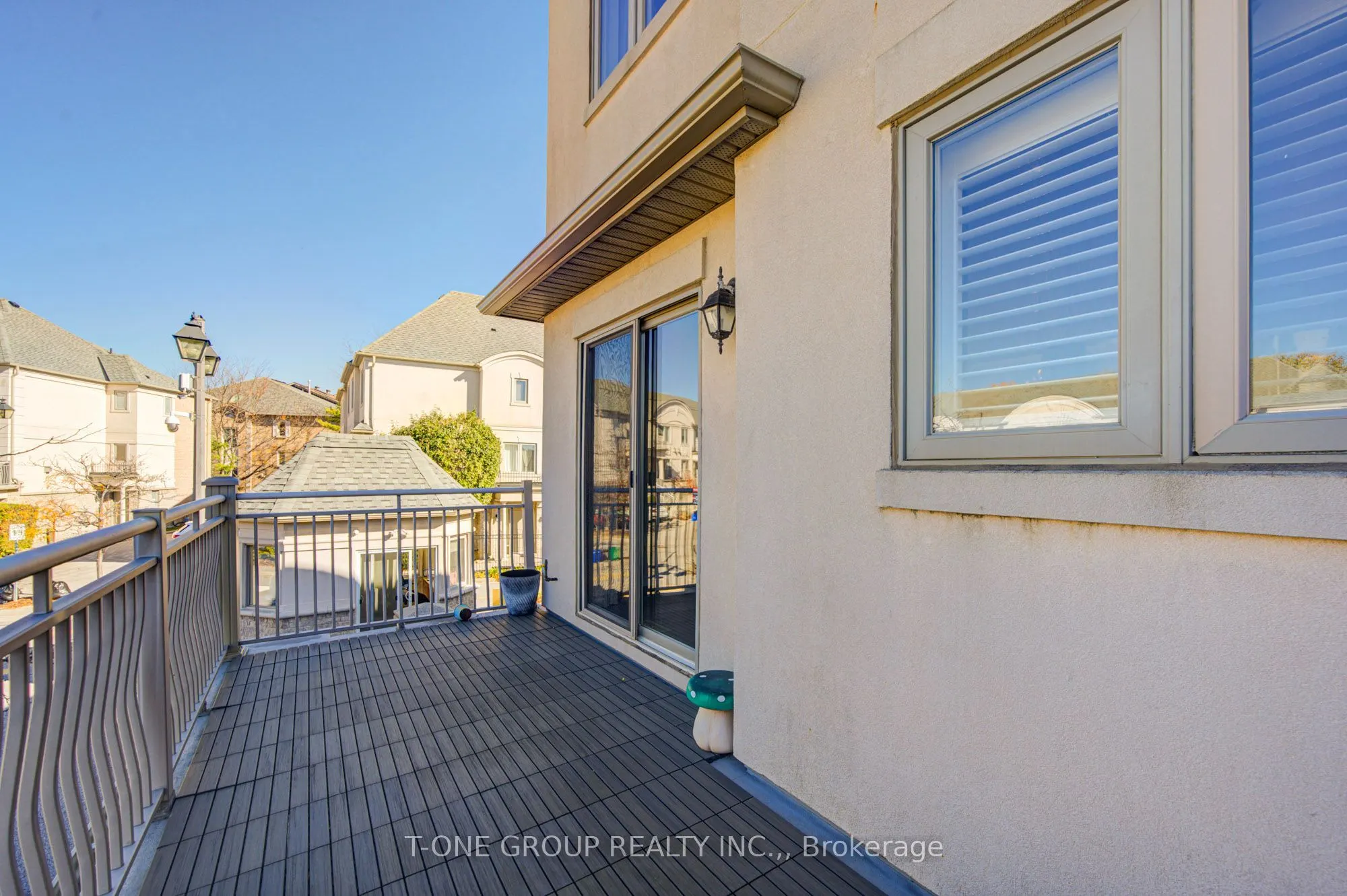 9133 Bayview Avenue #85