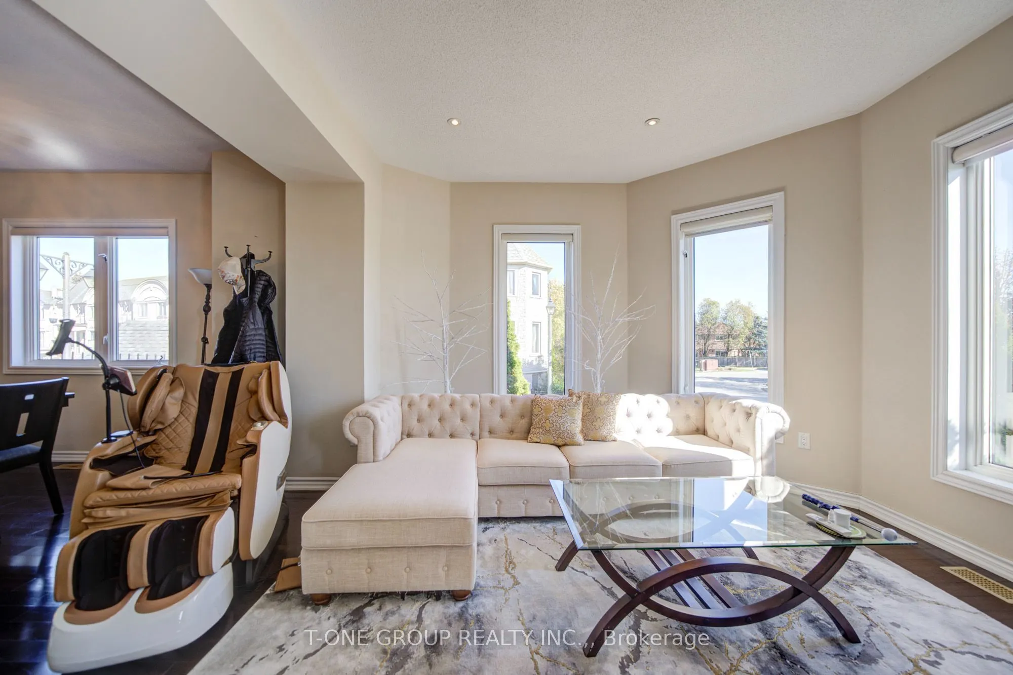 9133 Bayview Avenue #85