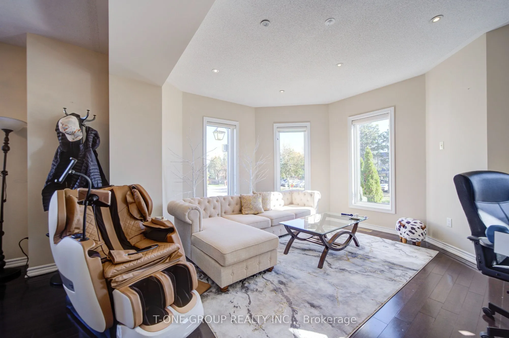 9133 Bayview Avenue #85
