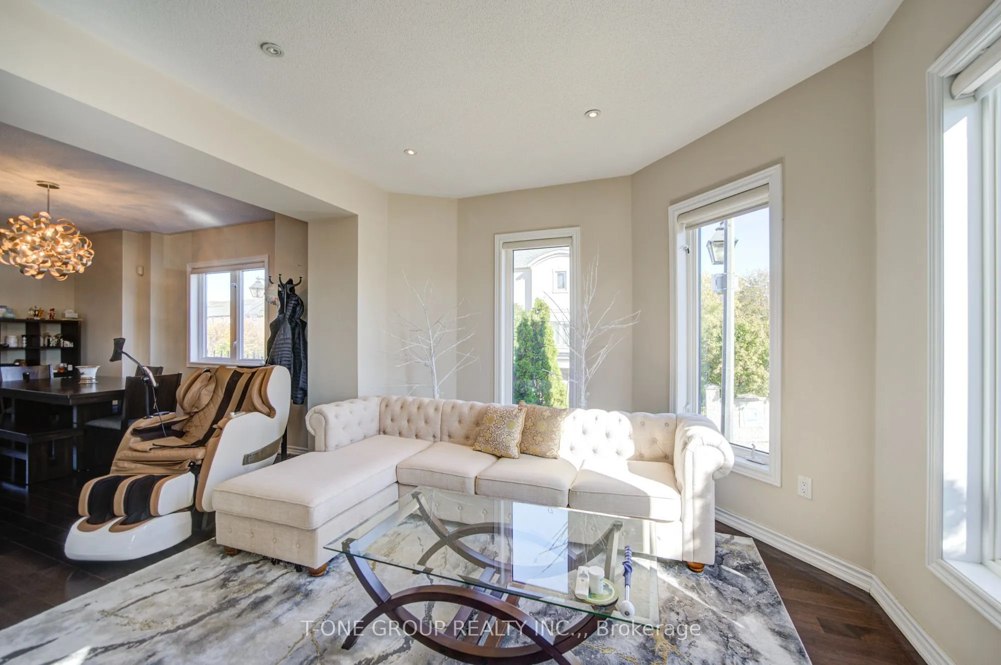 9133 Bayview Avenue #85