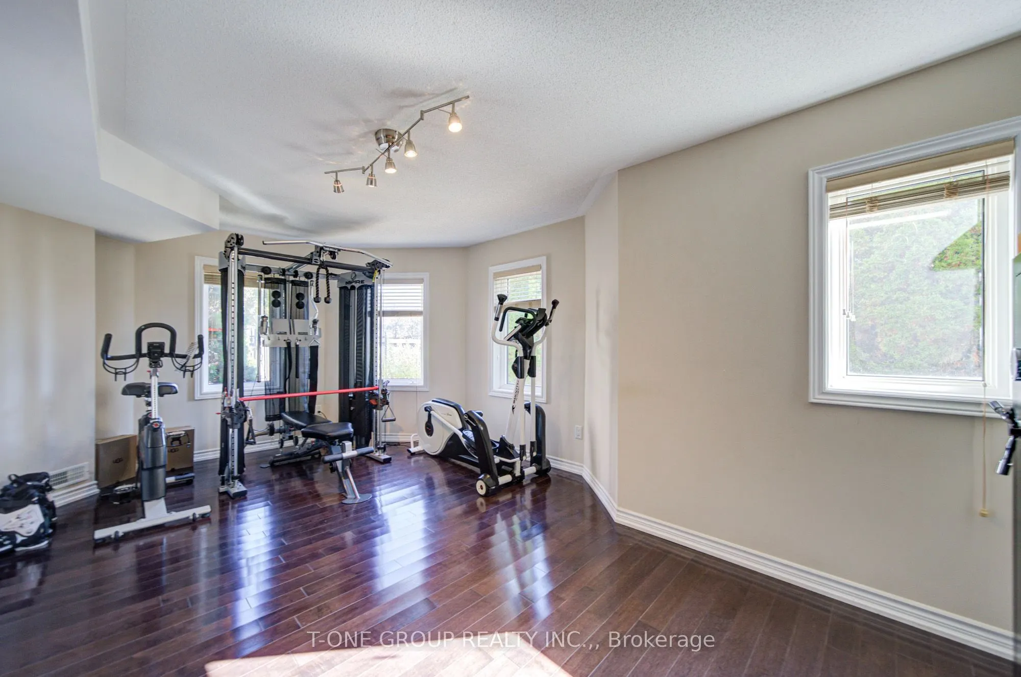 9133 Bayview Avenue #85