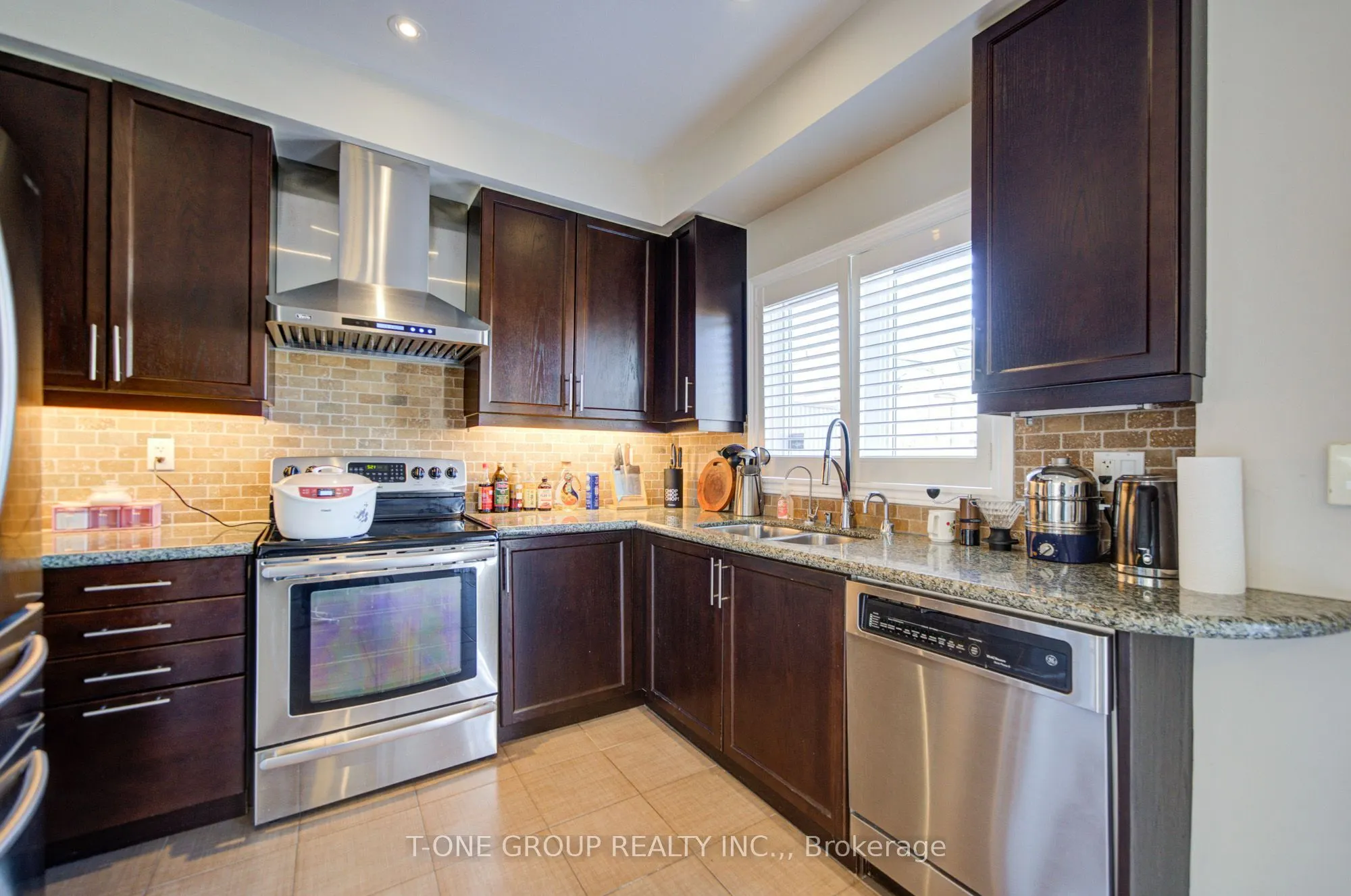 9133 Bayview Avenue #85