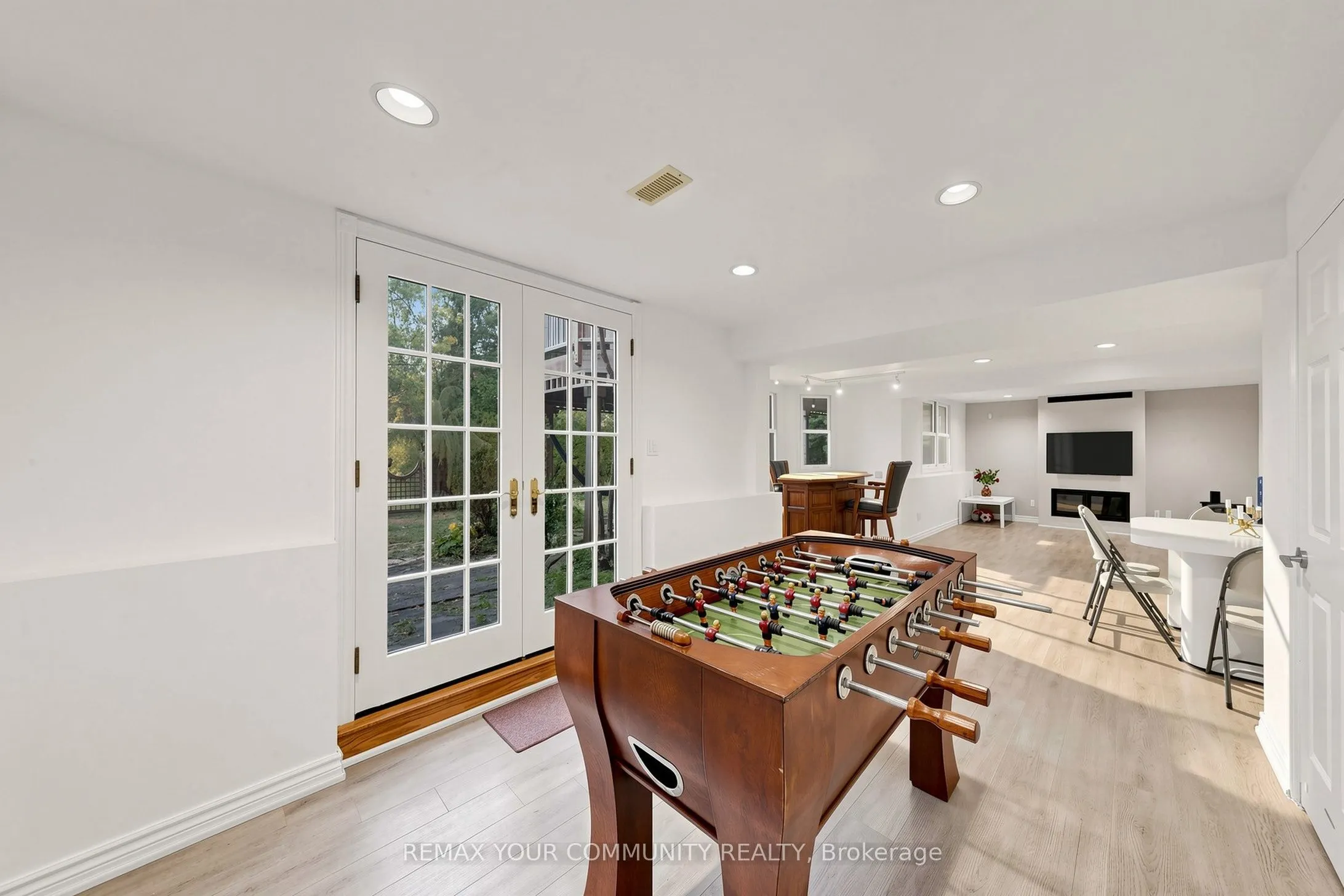 6 Bombay Court