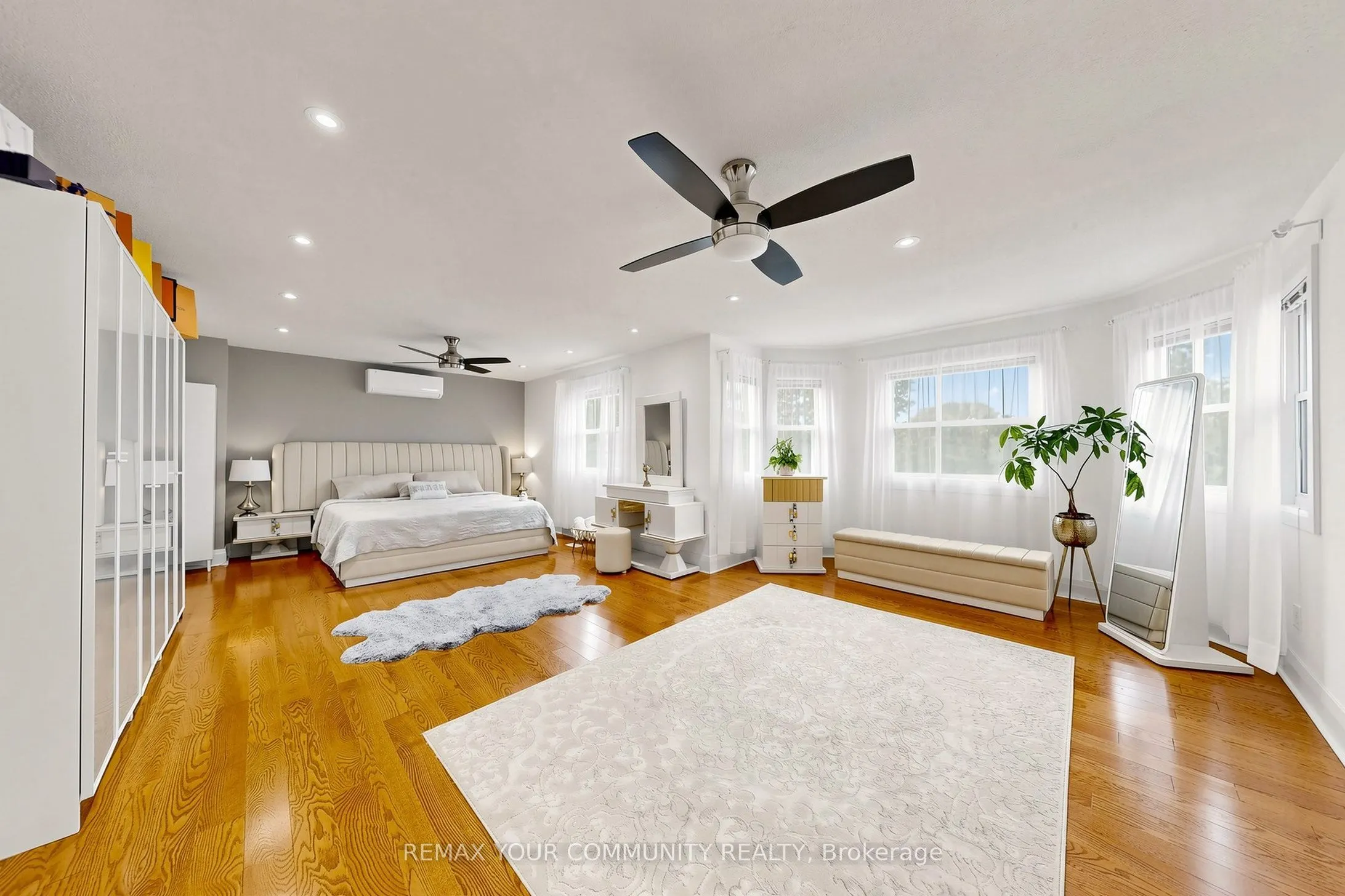 6 Bombay Court