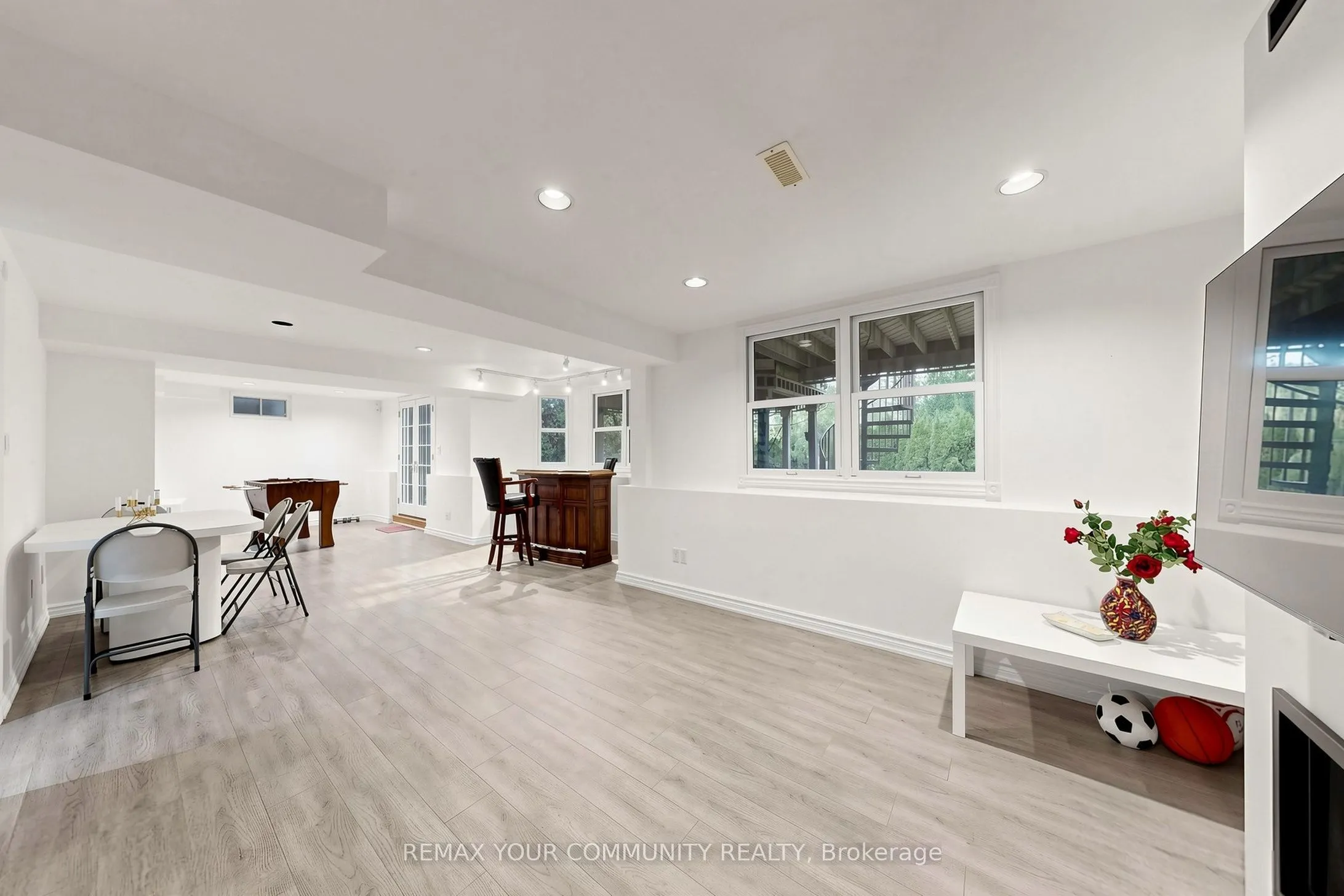 6 Bombay Court