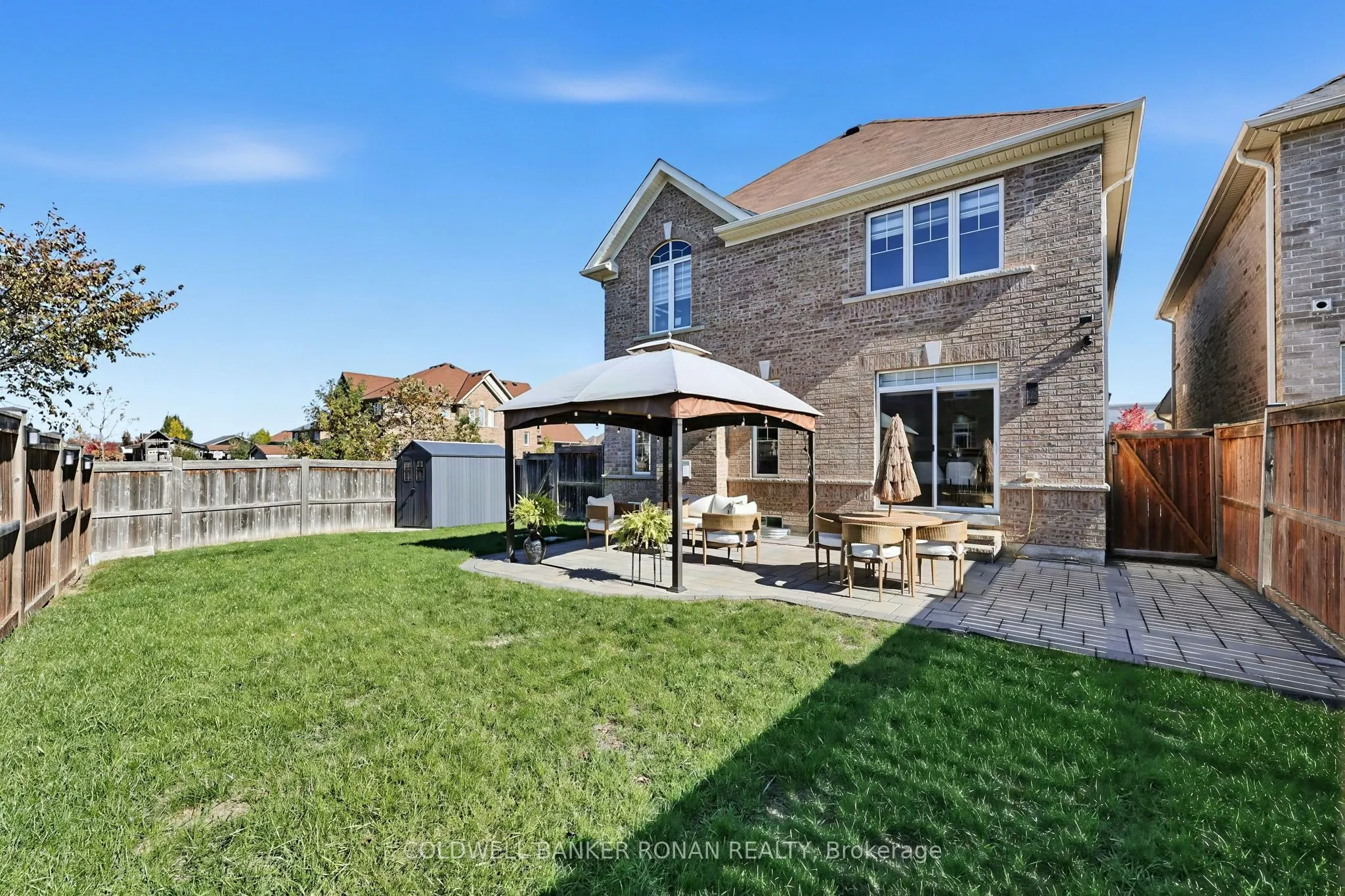 16 Hawke Crescent