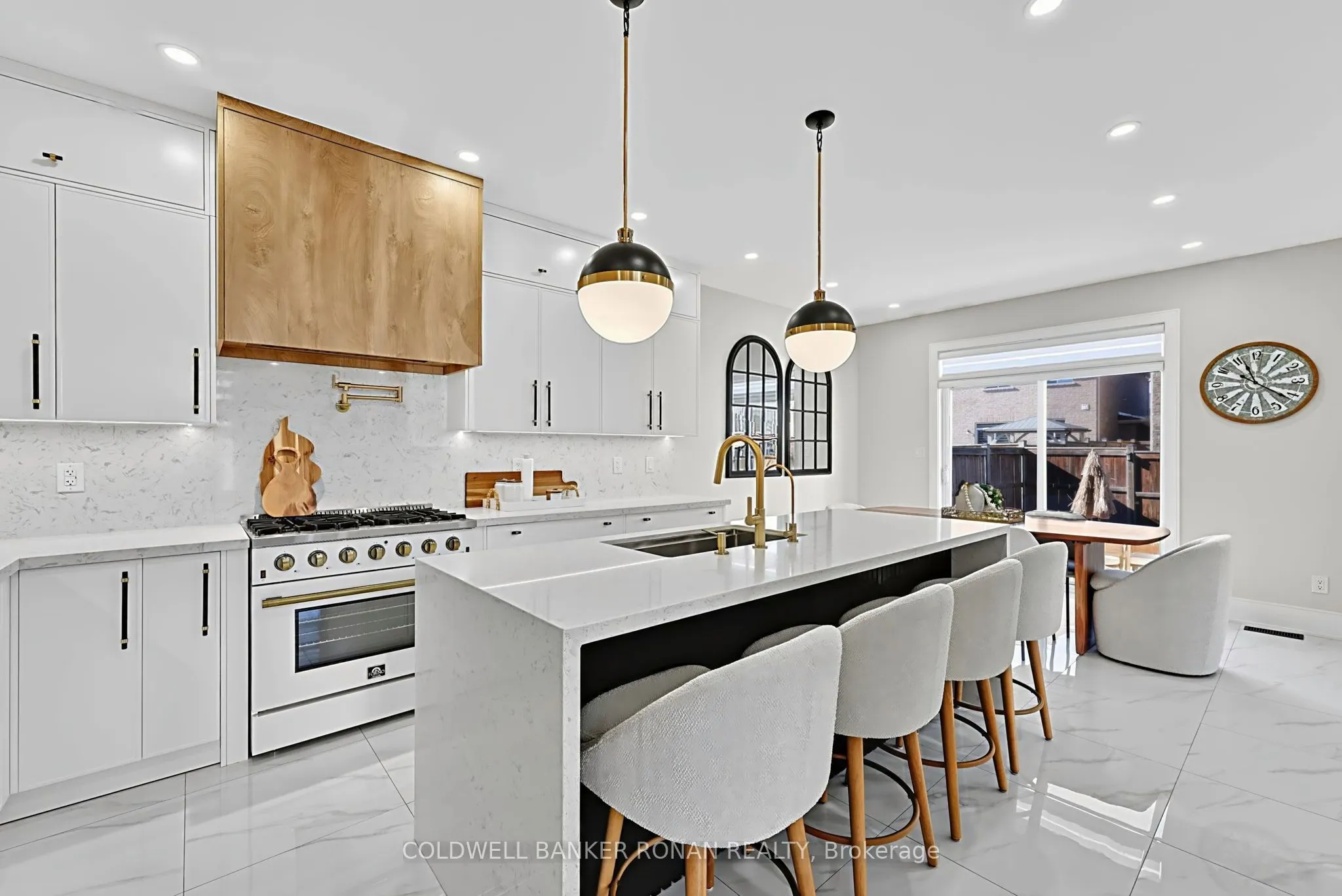 16 Hawke Crescent