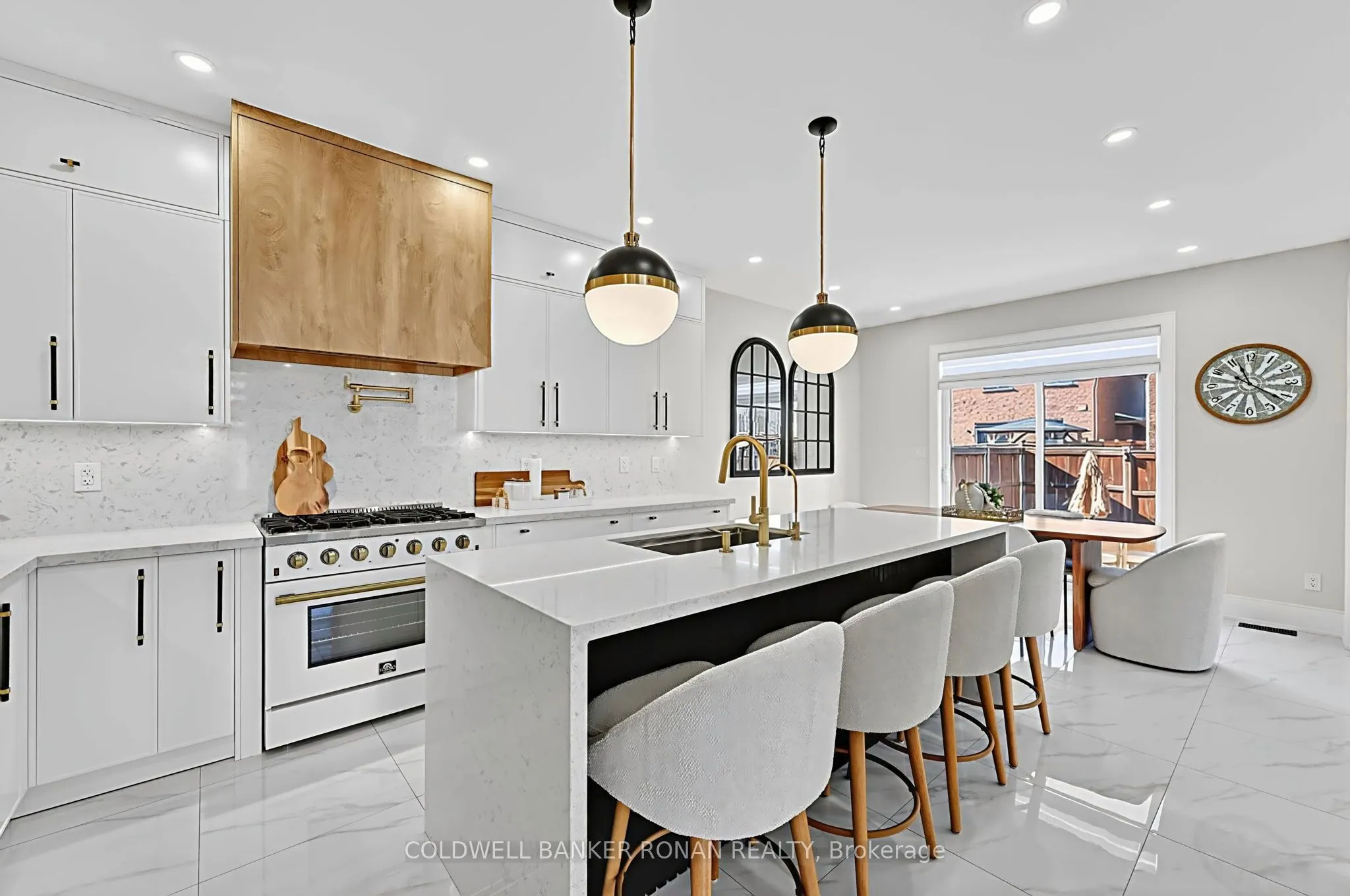16 Hawke Crescent