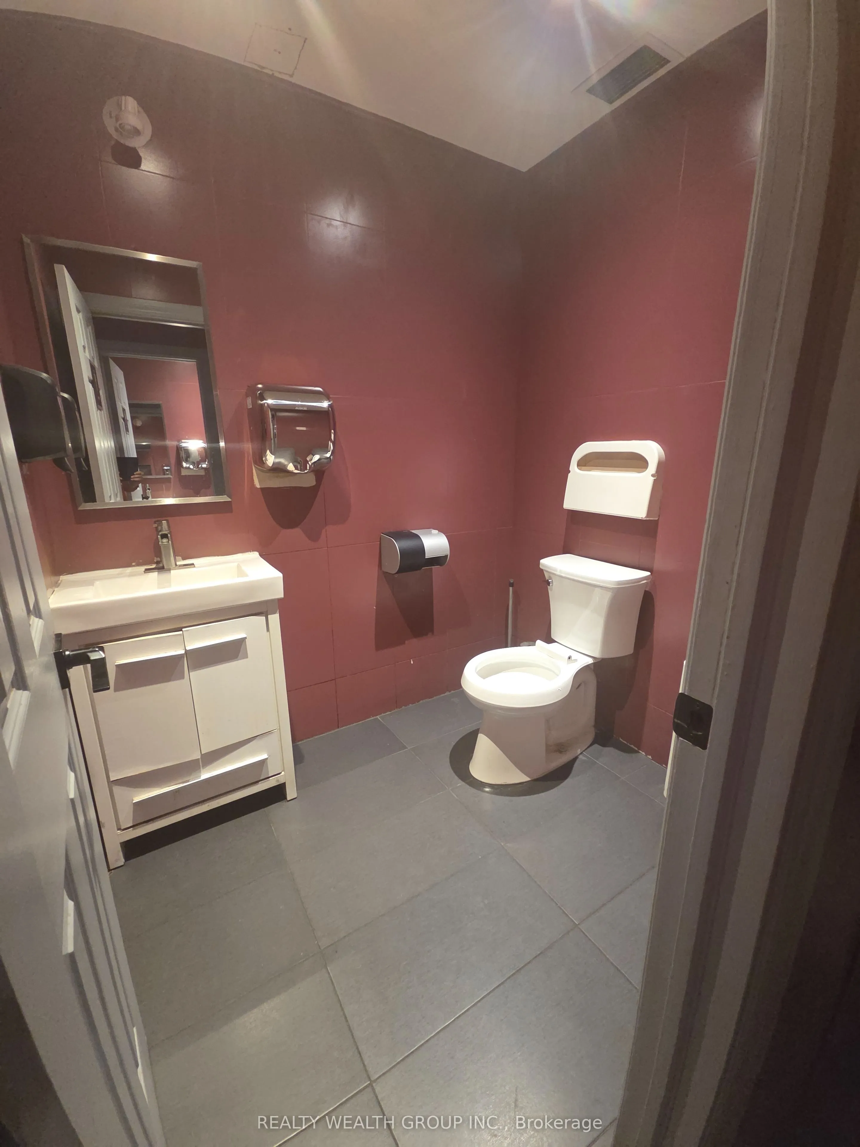 9737 Yonge Street #211