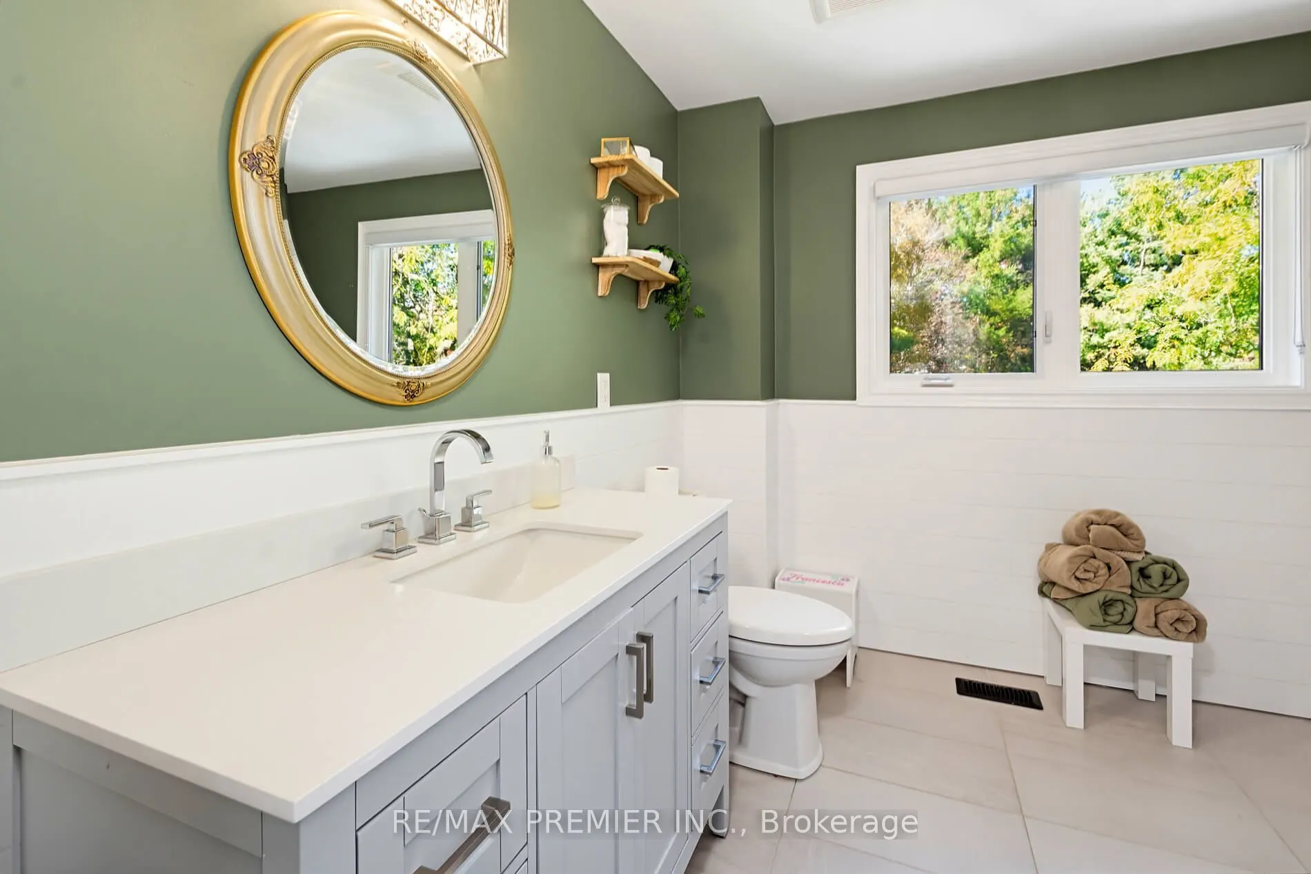 122 Hill Farm Road