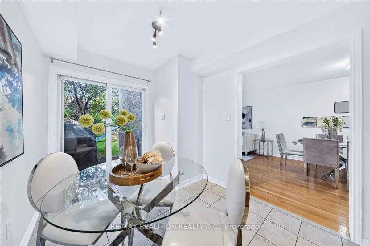 106 Lowther Avenue