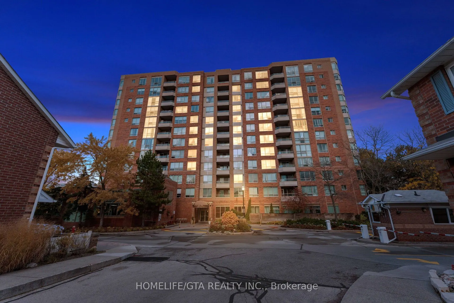 850 Steeles Avenue W #901