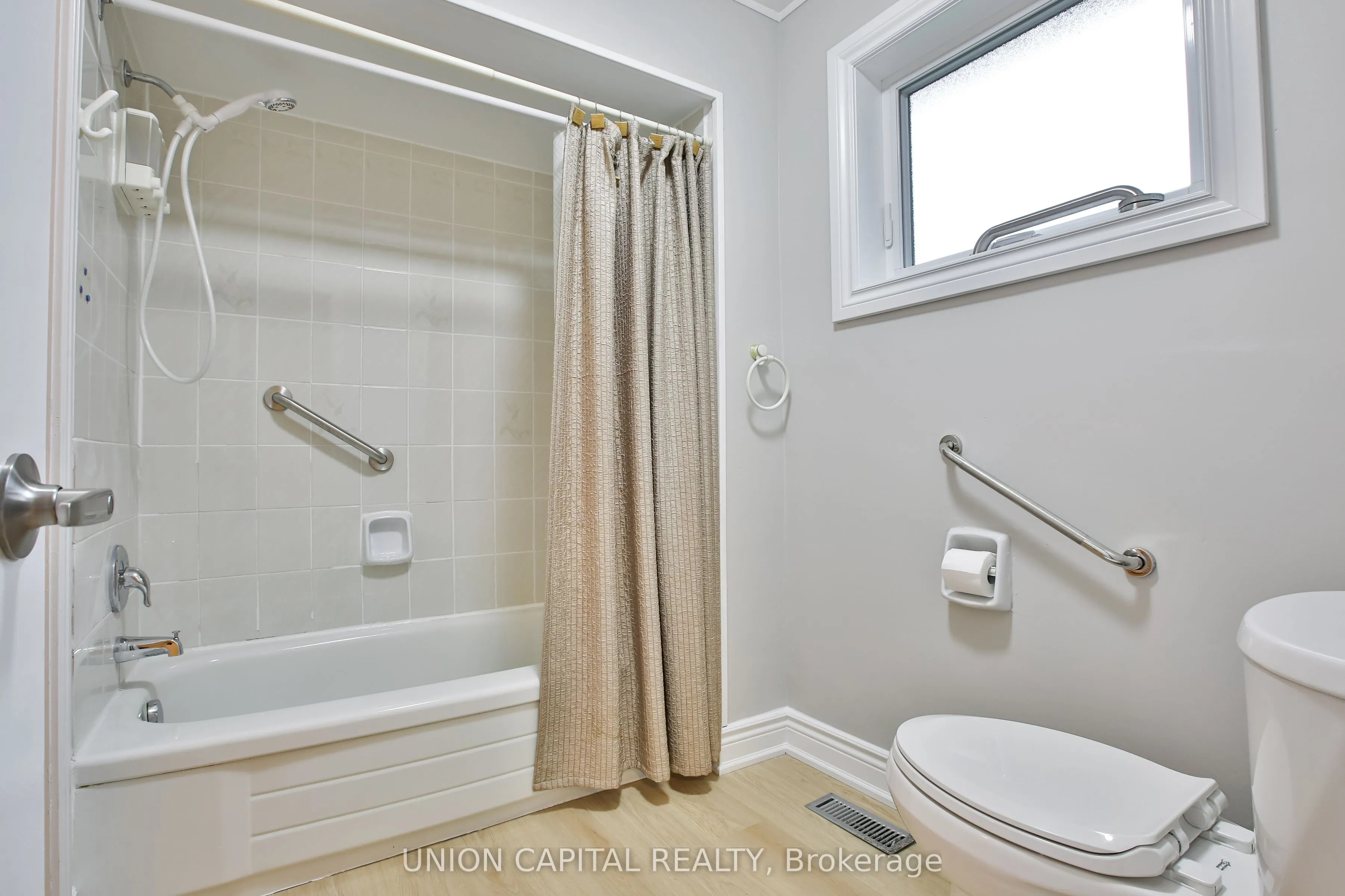 131 Romfield Circuit #Upper