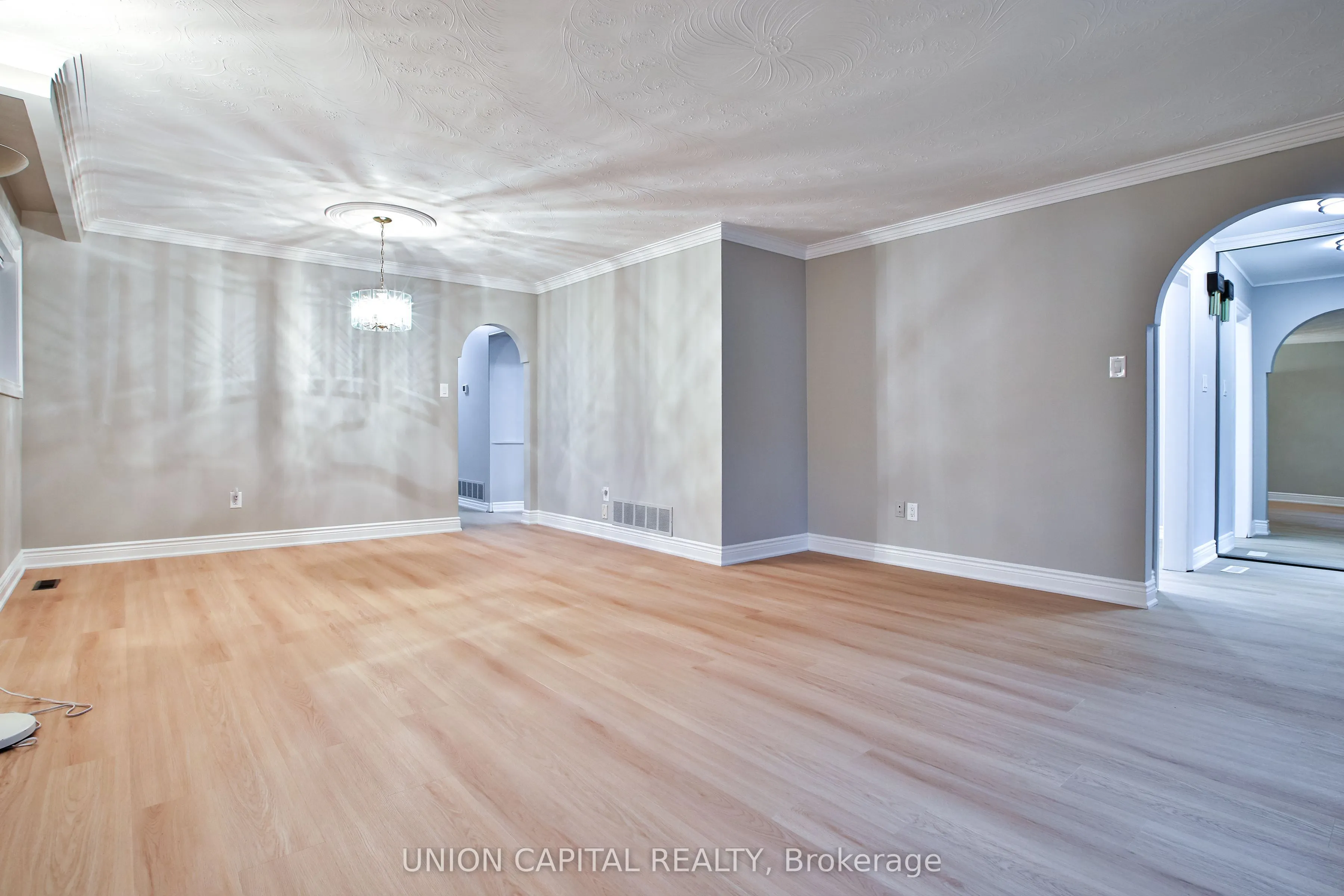 131 Romfield Circuit #Upper