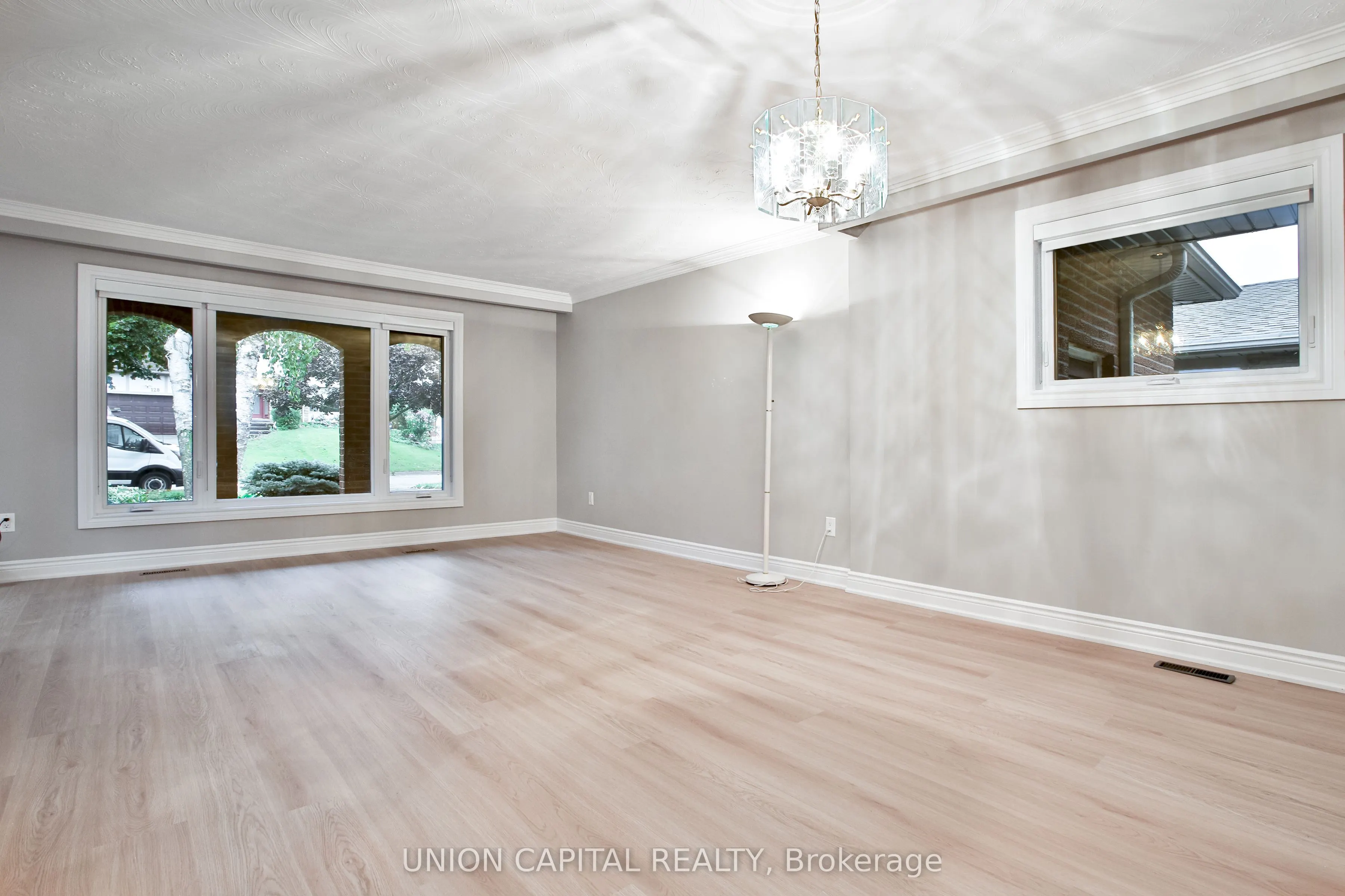 131 Romfield Circuit #Upper