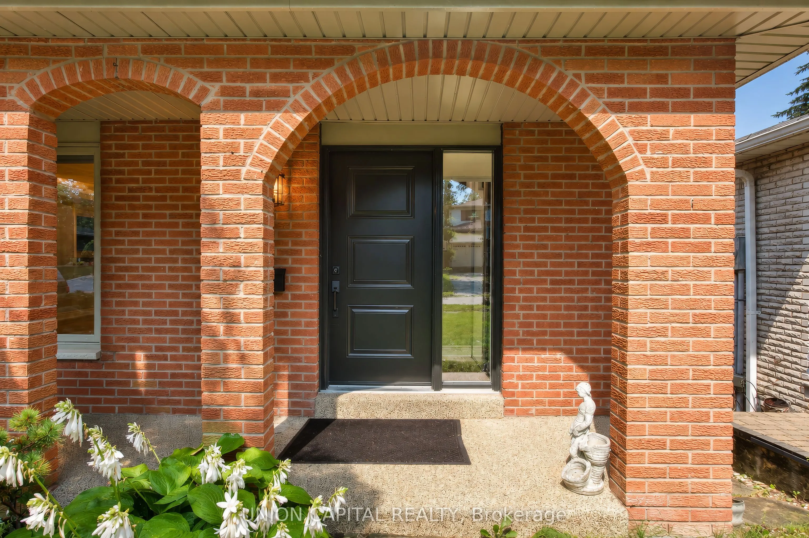 131 Romfield Circuit #Upper