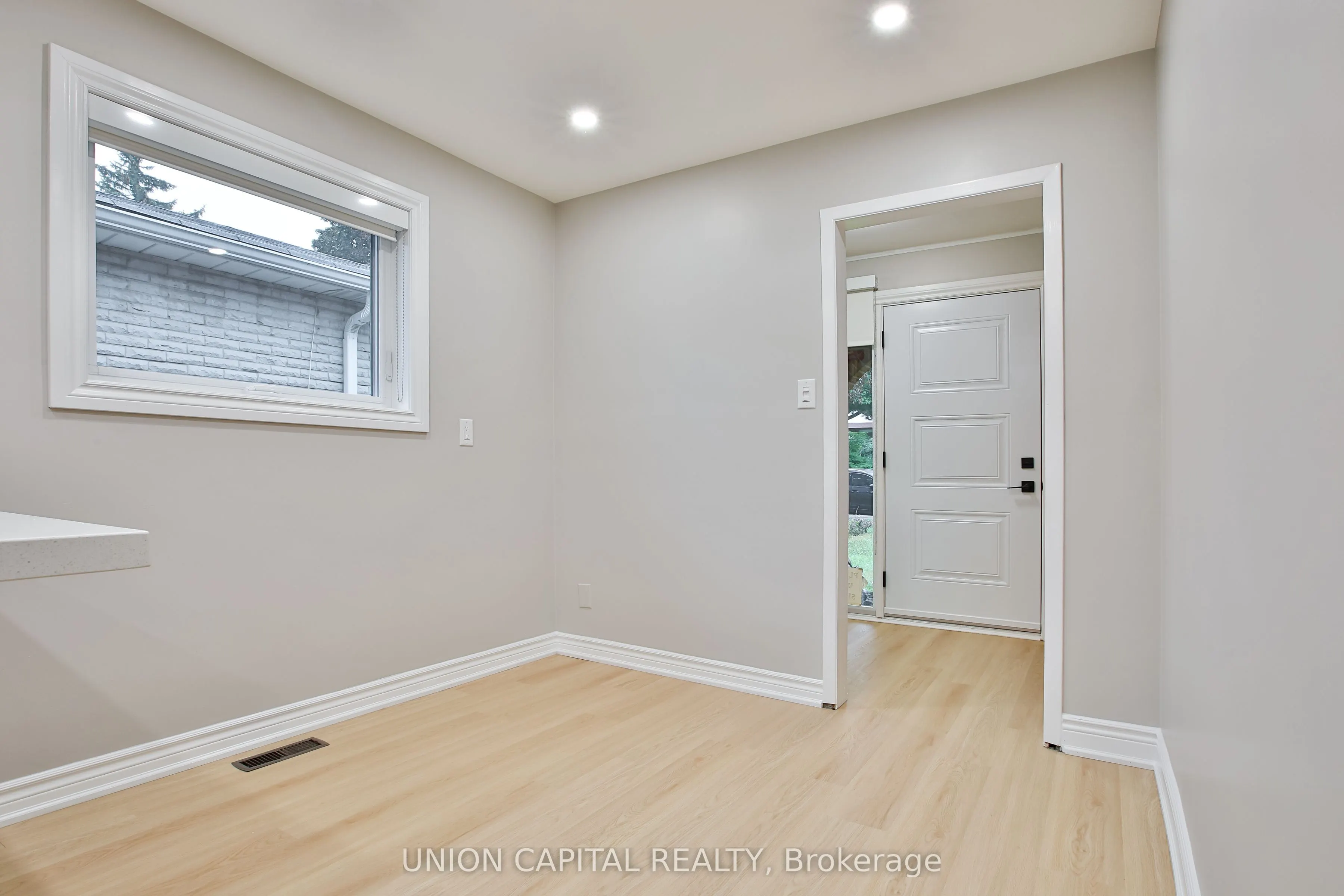 131 Romfield Circuit #Upper