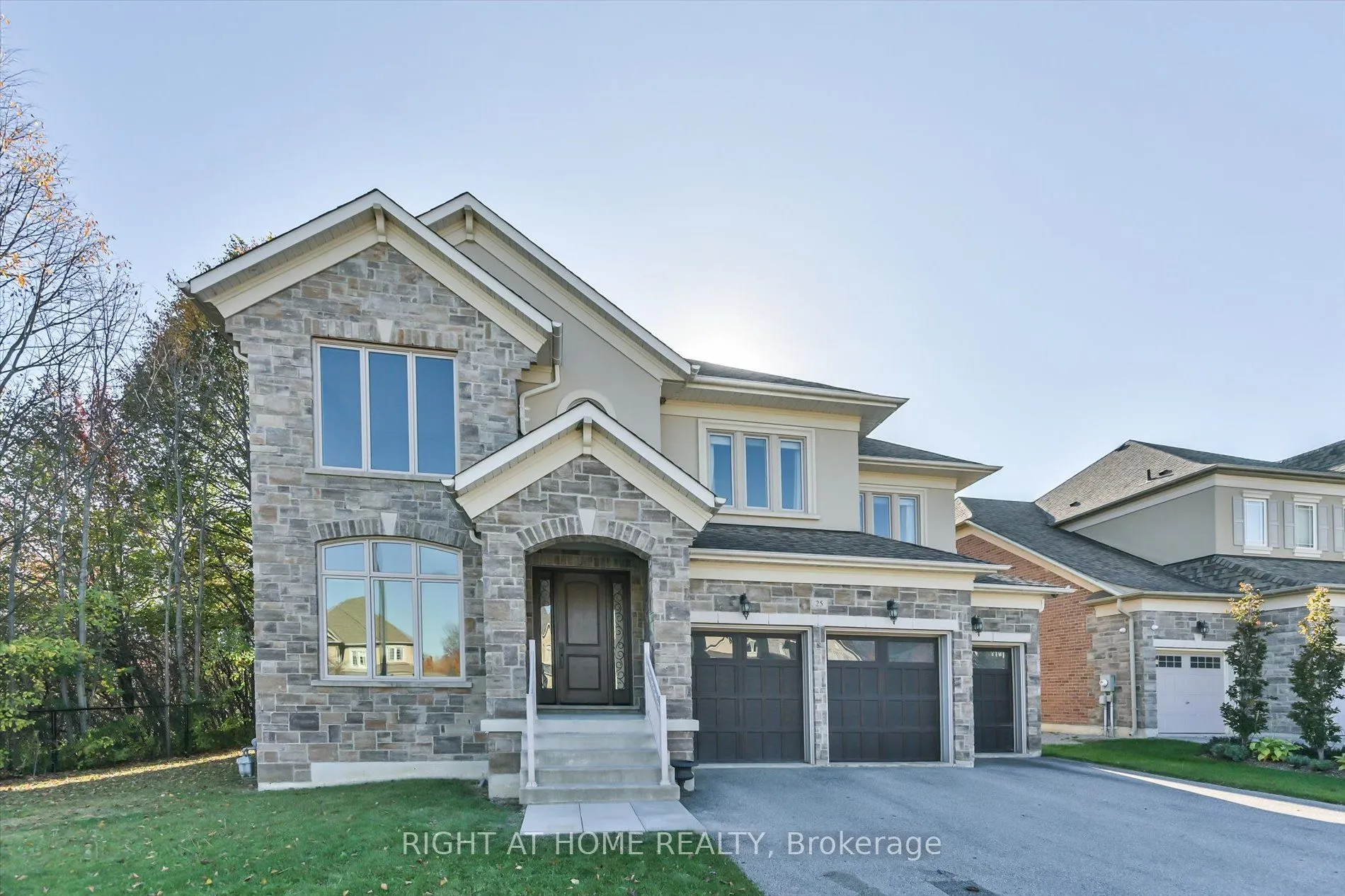 25 Wedgeport Court