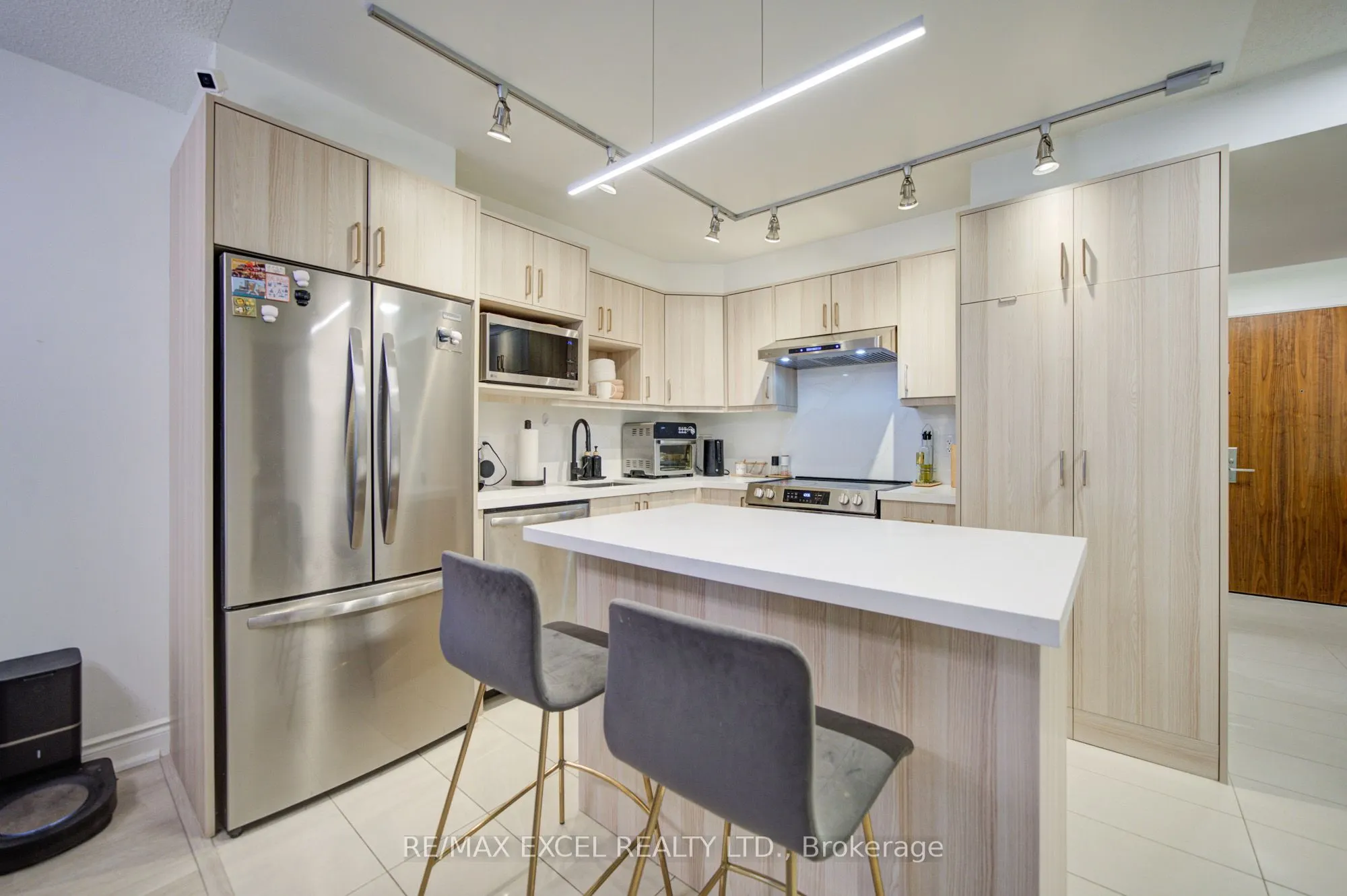37 Galleria Parkway #202