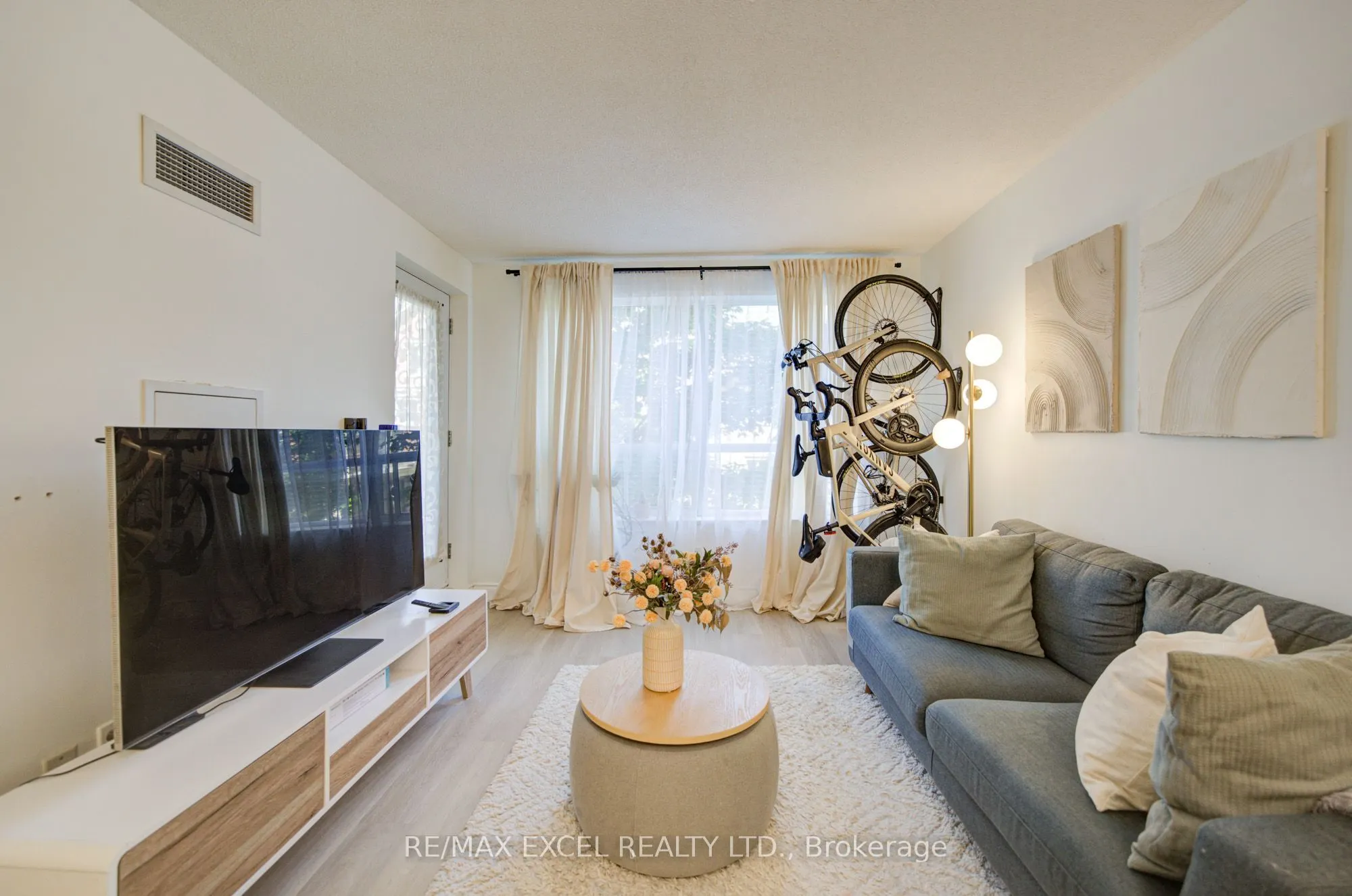 37 Galleria Parkway #202