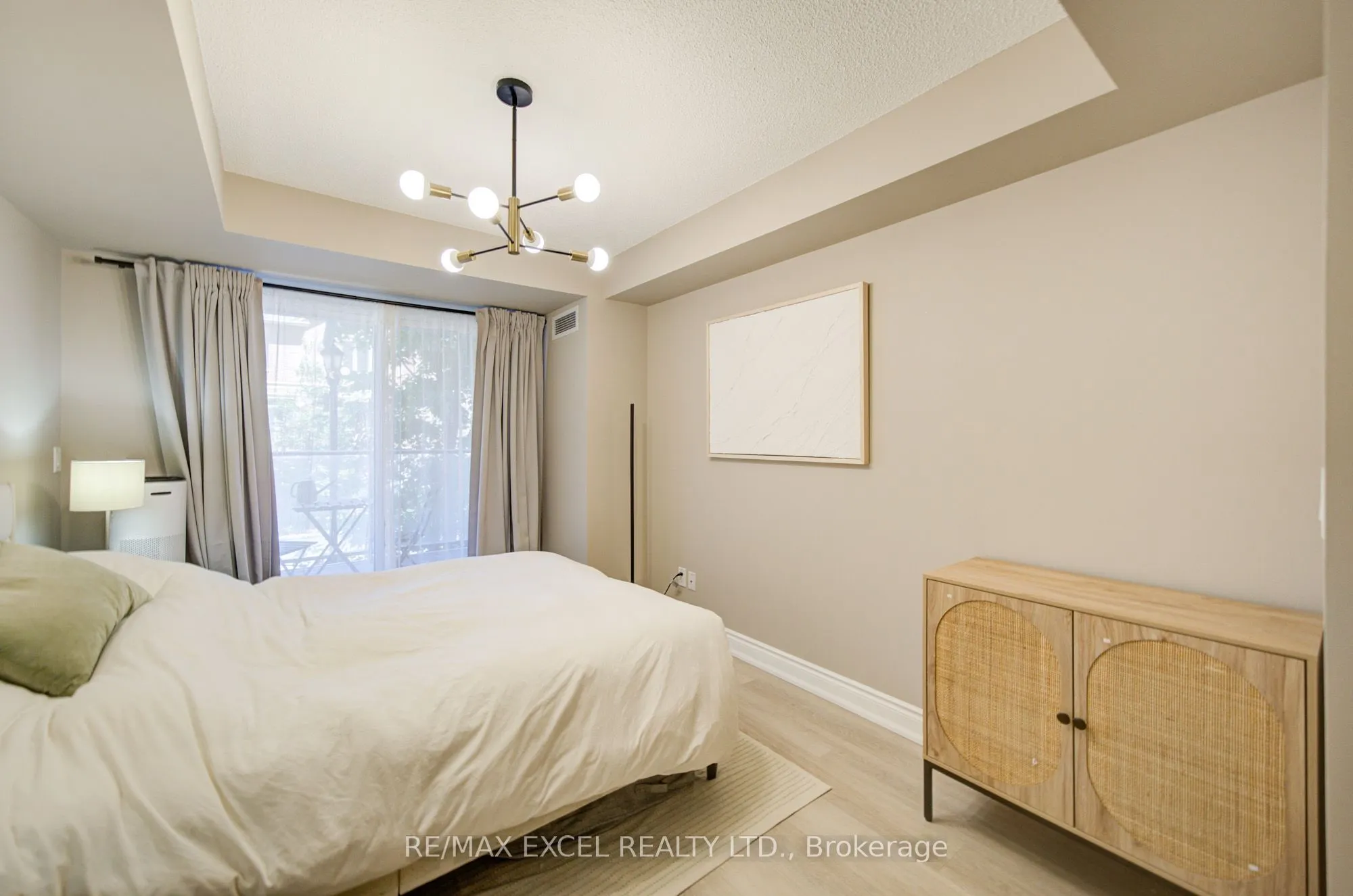 37 Galleria Parkway #202