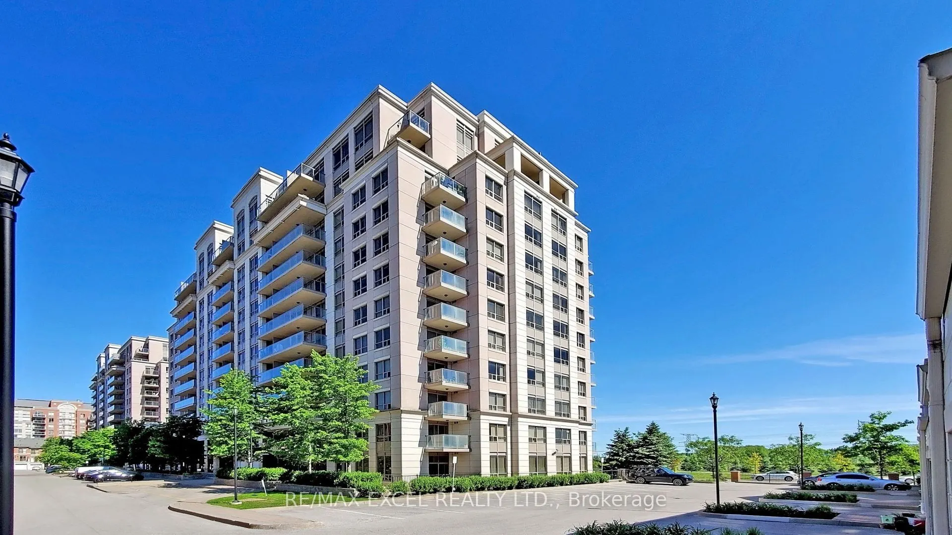 37 Galleria Parkway #202