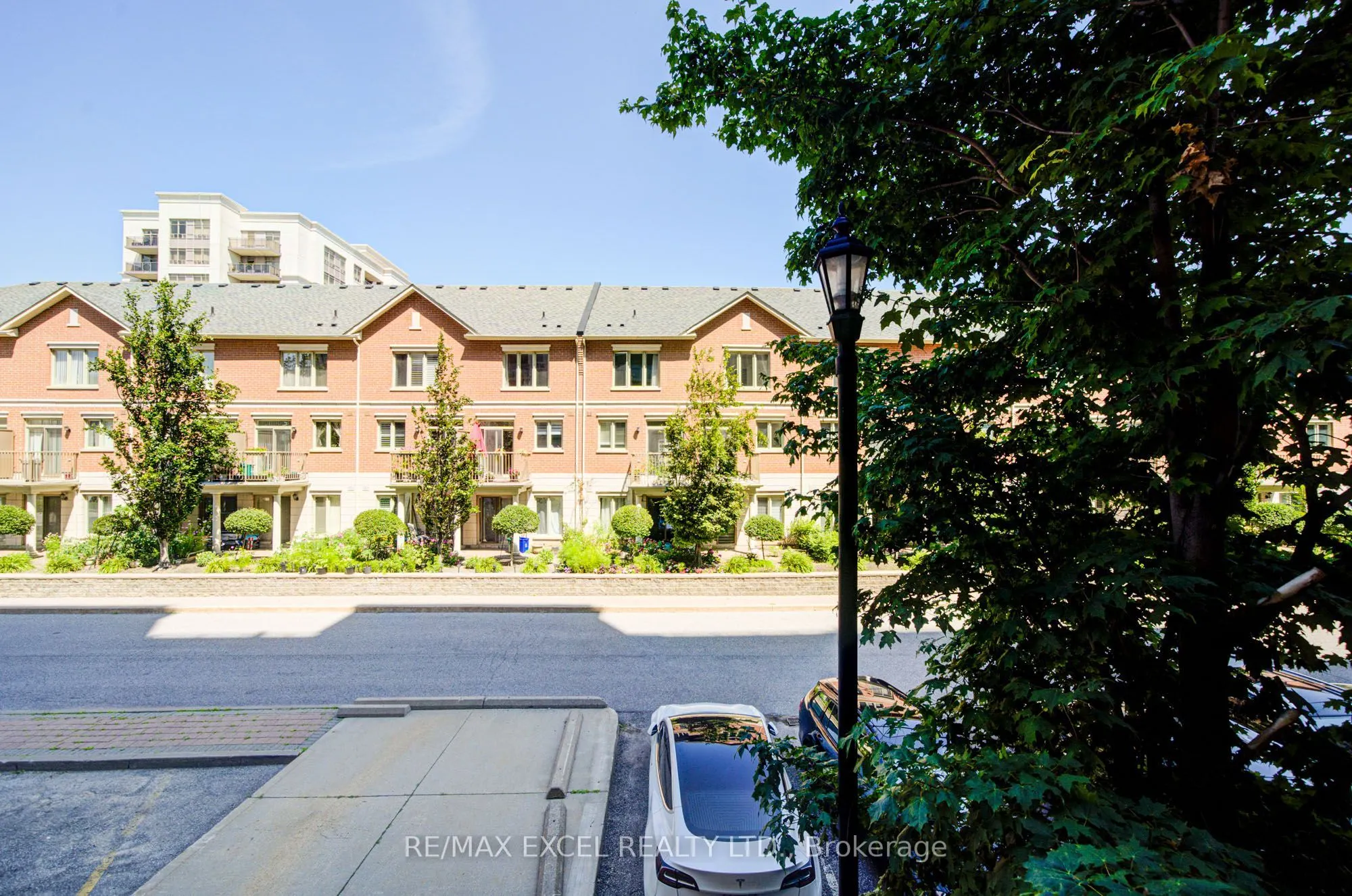 37 Galleria Parkway #202
