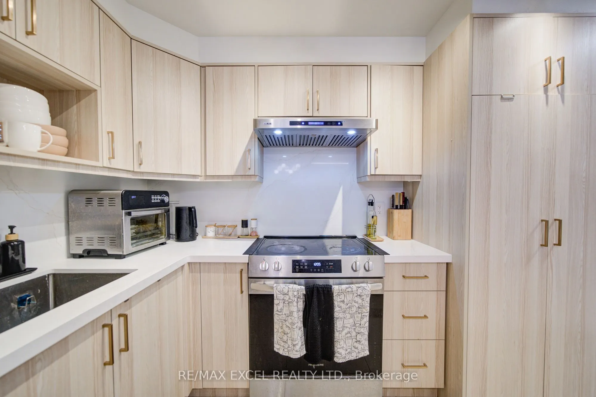 37 Galleria Parkway #202