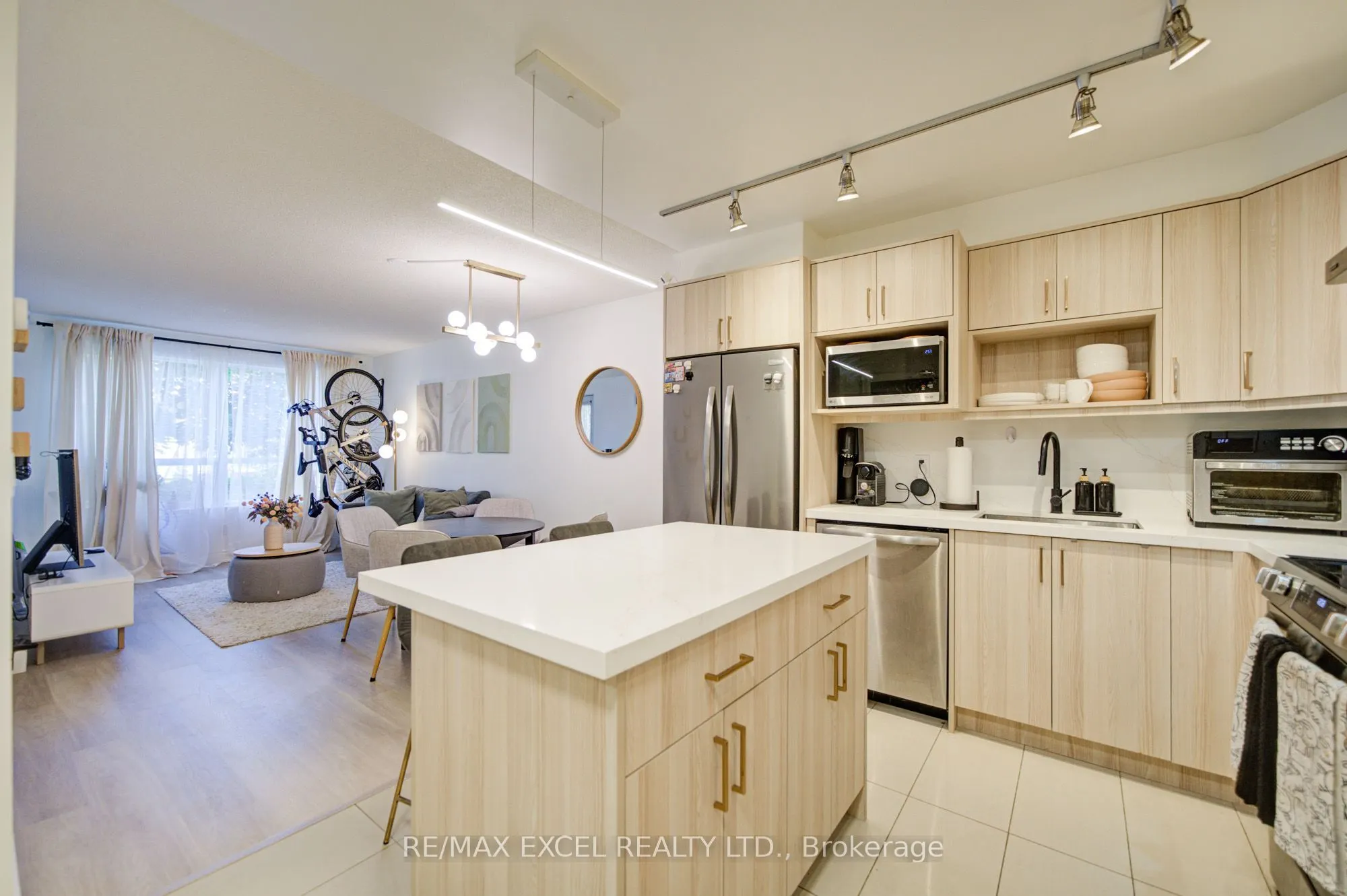 37 Galleria Parkway #202