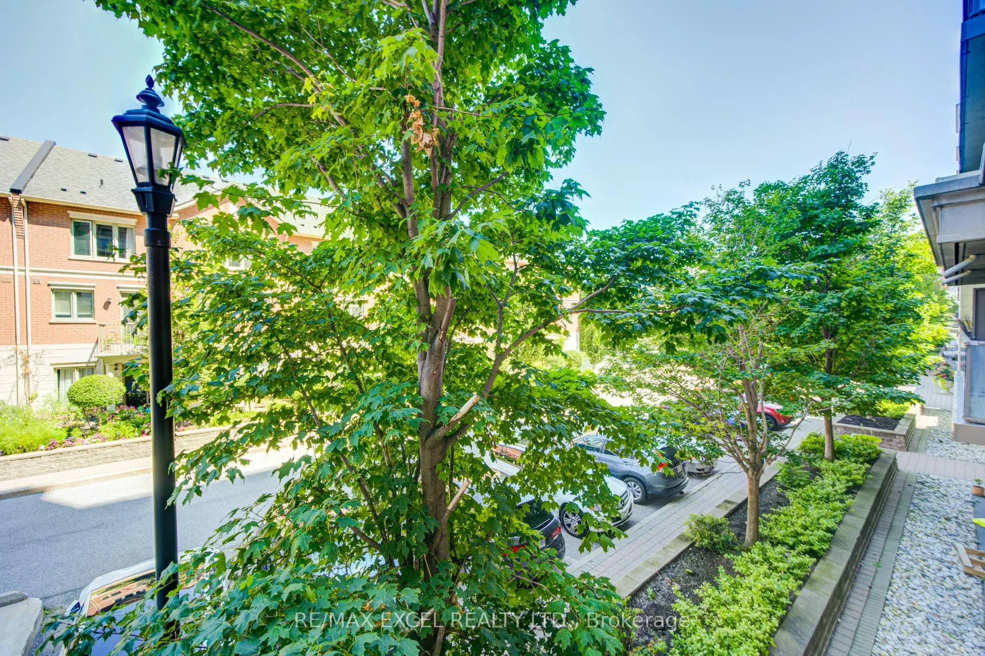 37 Galleria Parkway #202