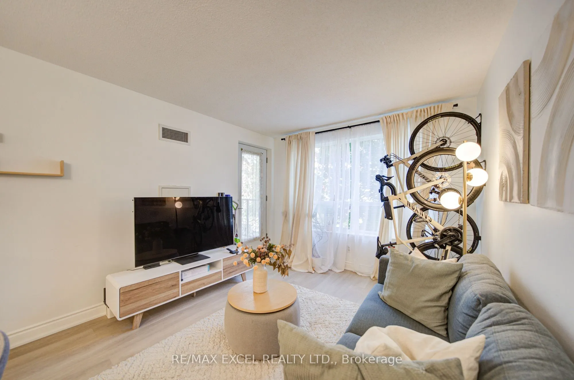 37 Galleria Parkway #202