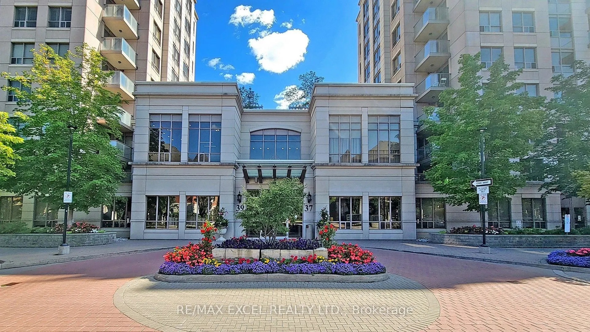 37 Galleria Parkway #202