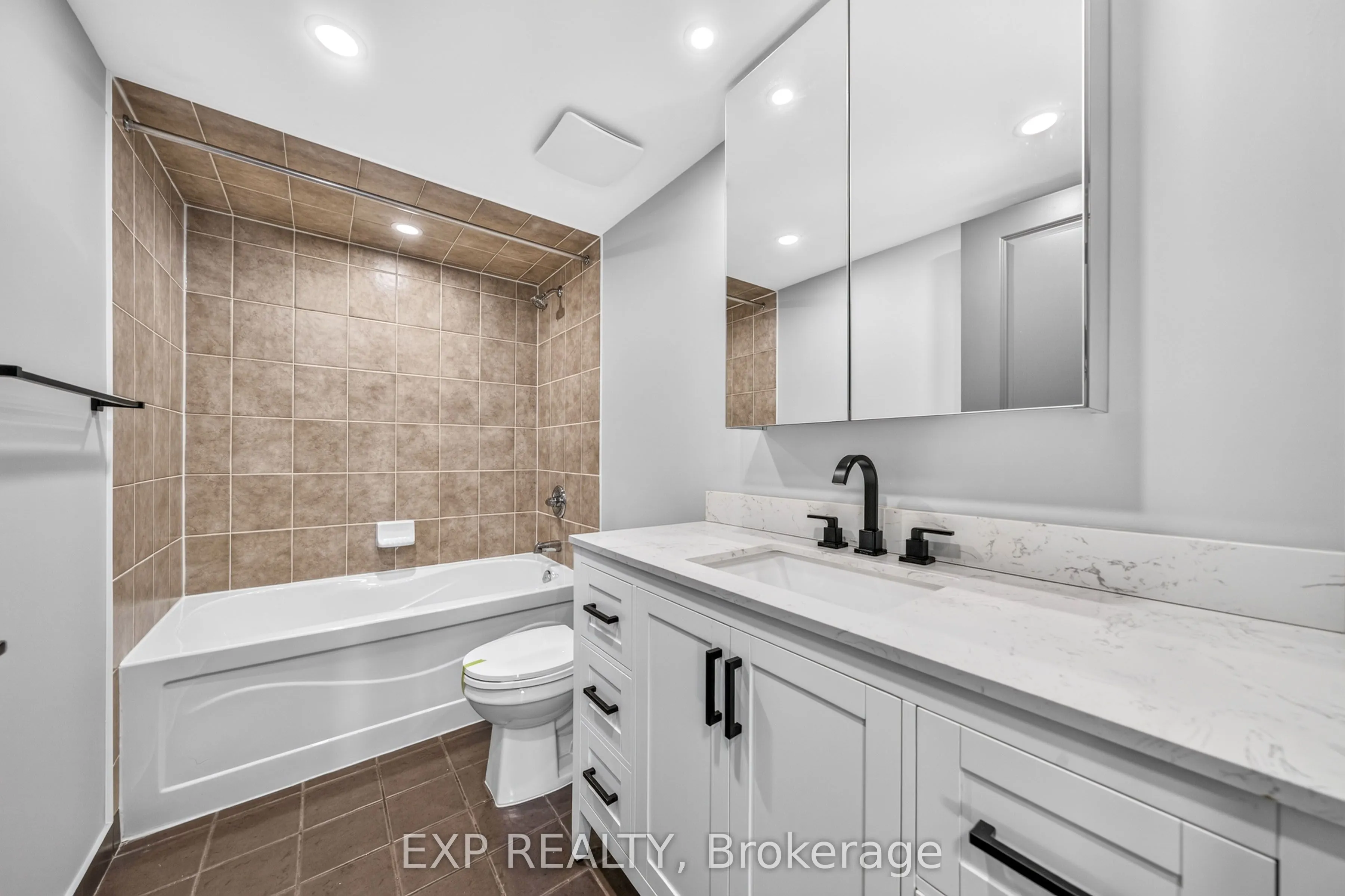 18 Harding Boulevard W #427