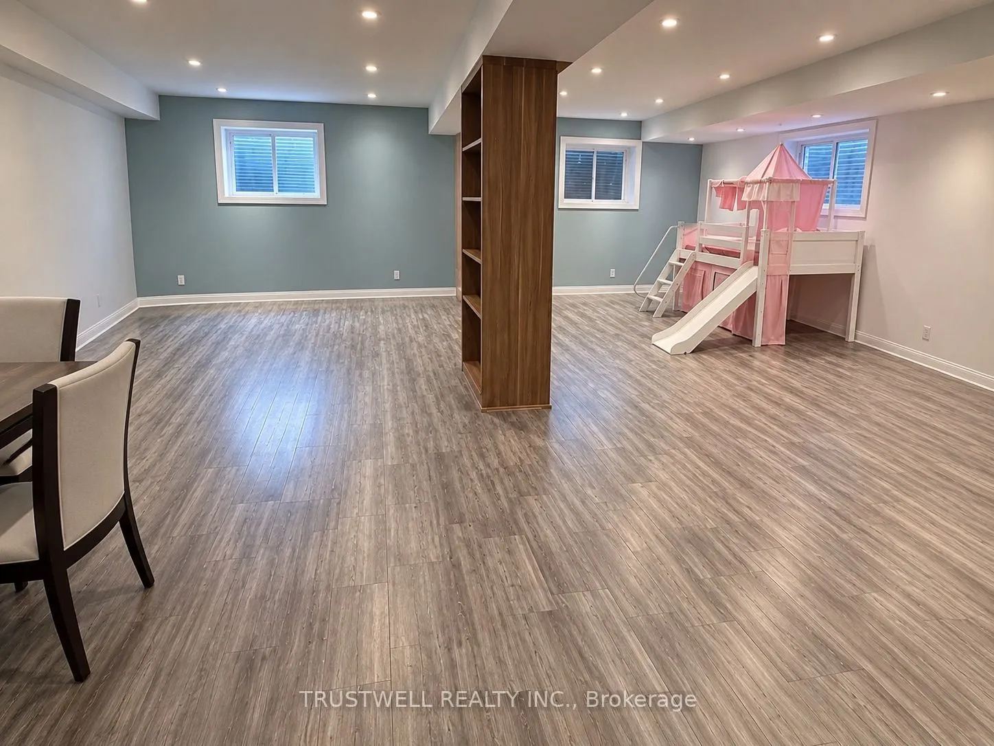 299 Sunset Boulevard