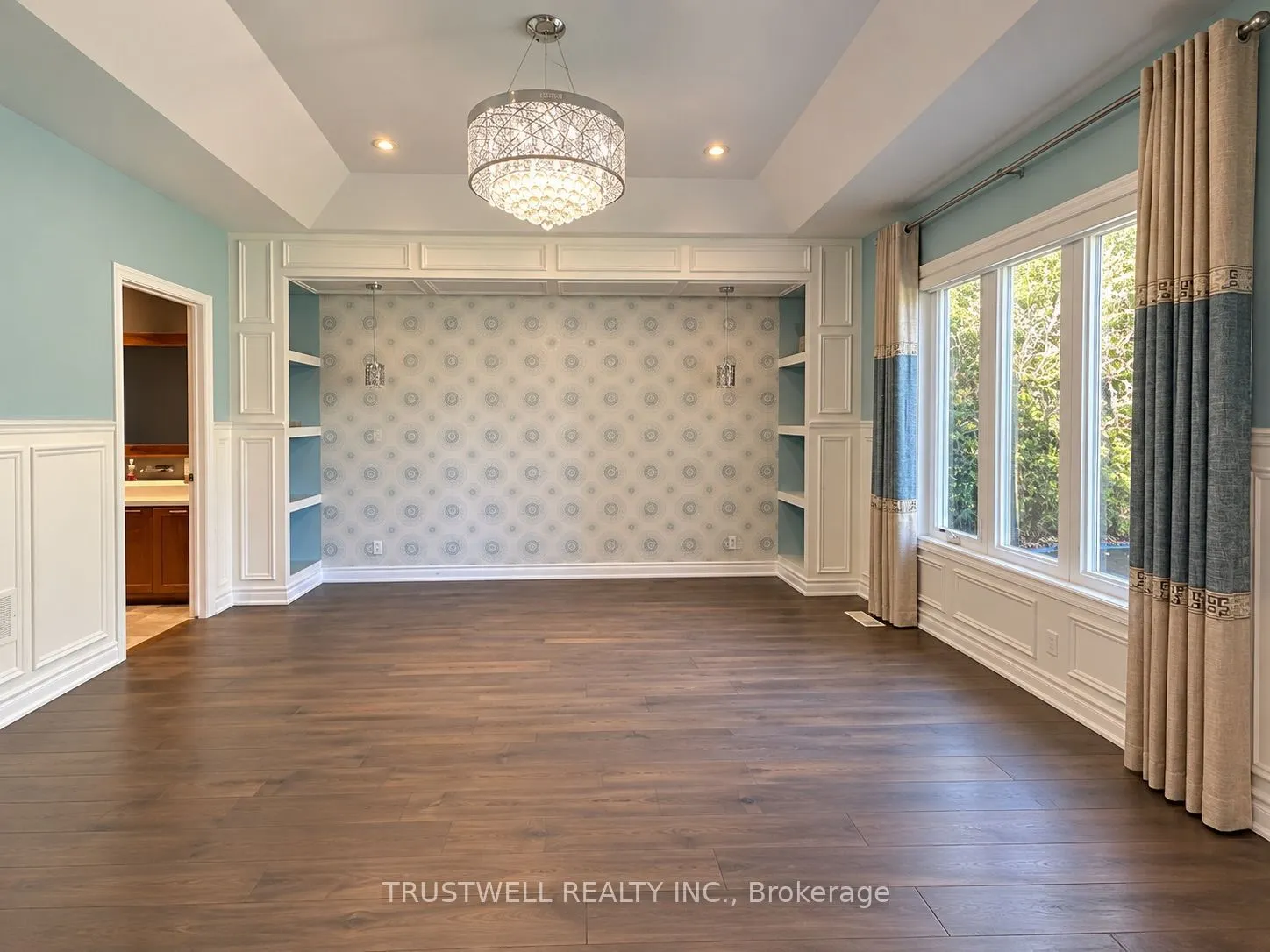 299 Sunset Boulevard