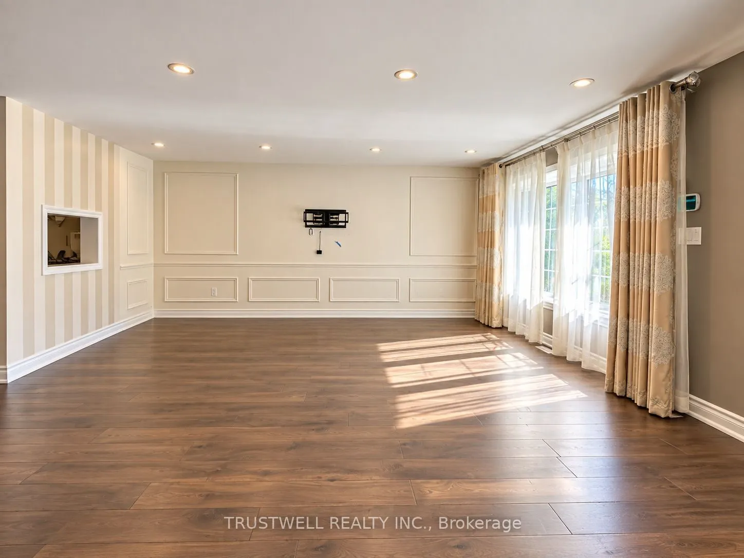 299 Sunset Boulevard
