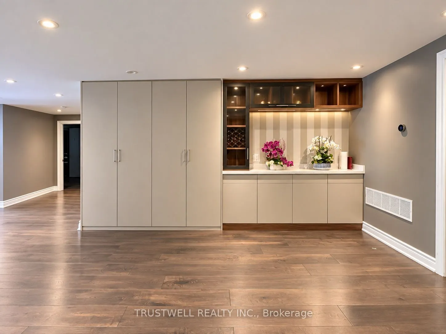 299 Sunset Boulevard