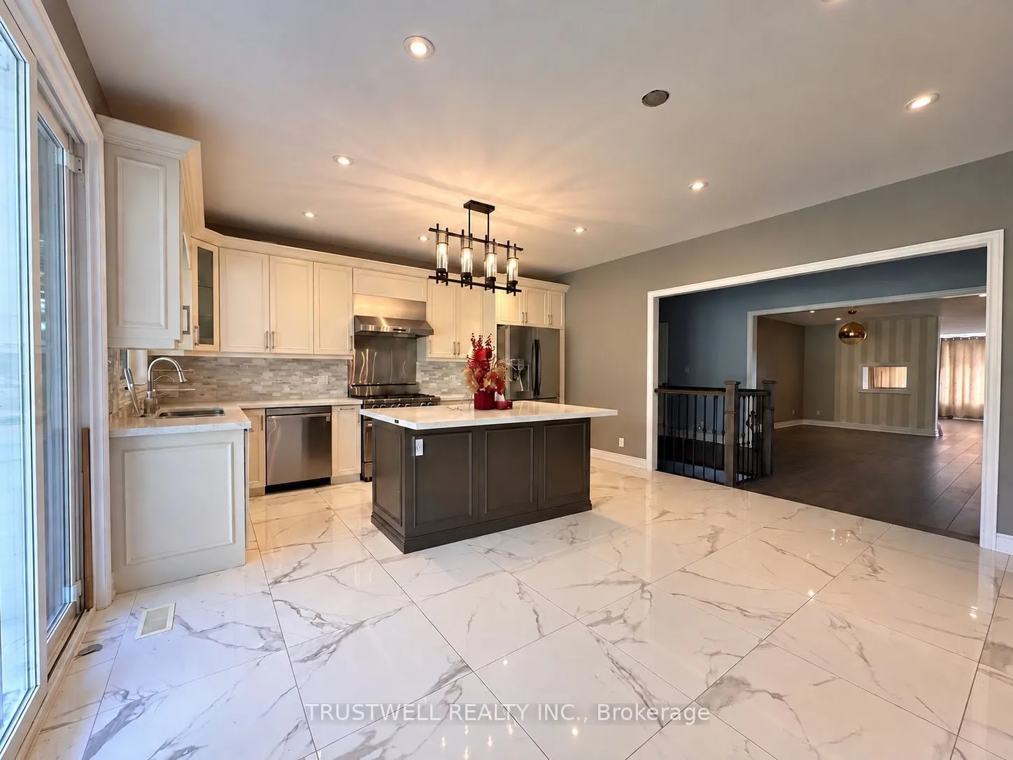 299 Sunset Boulevard