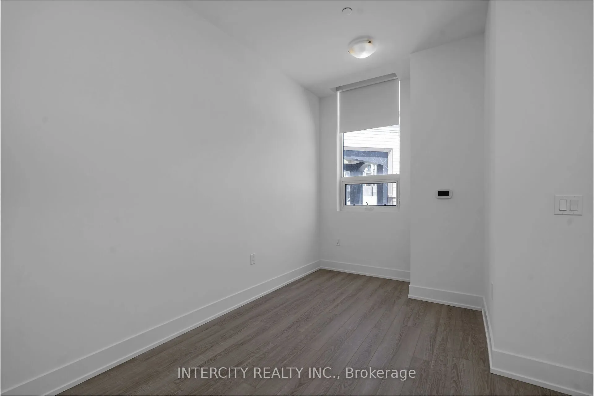 2075 King Road #110