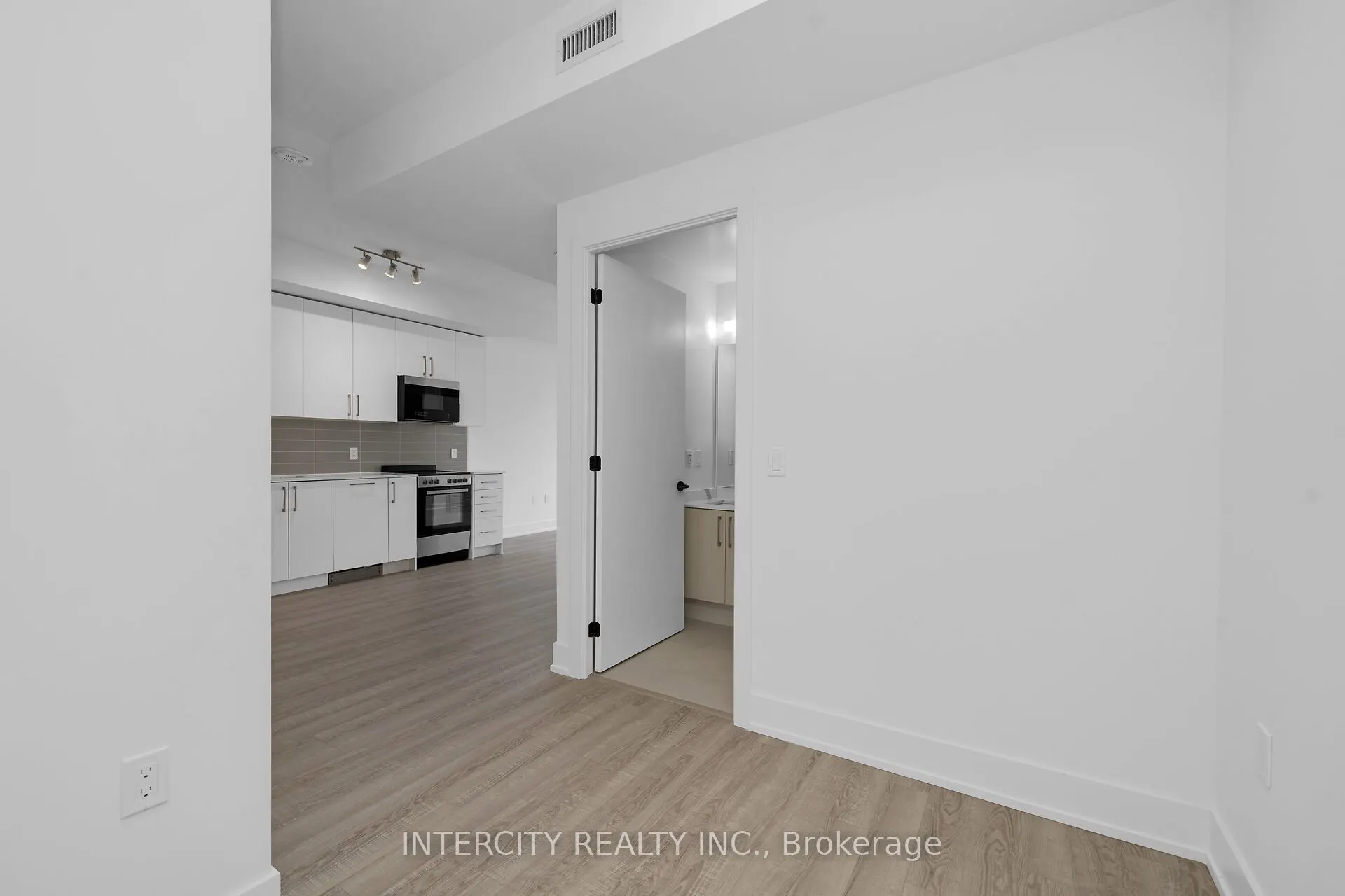 2075 King Road #227