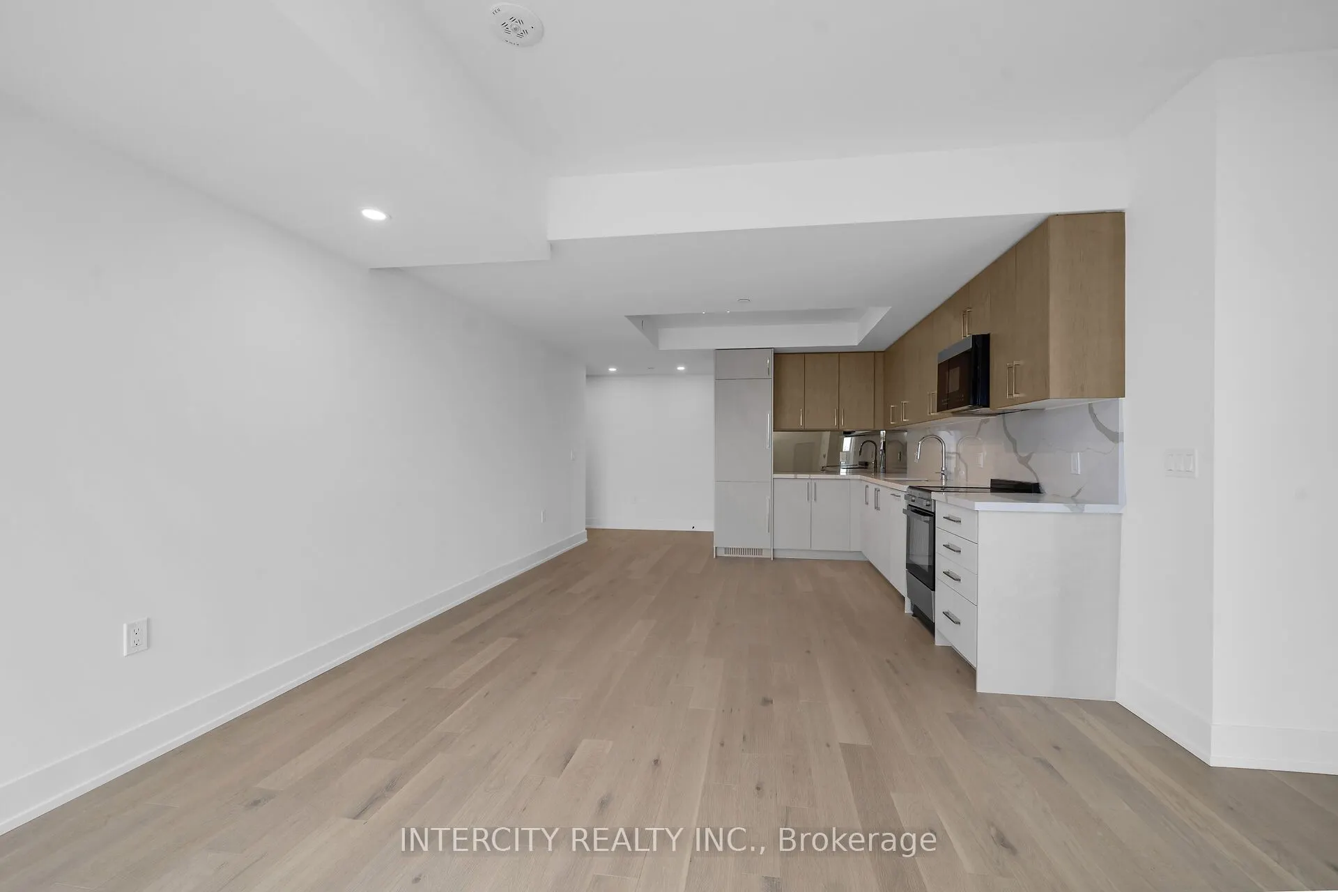 2075 King Road #240
