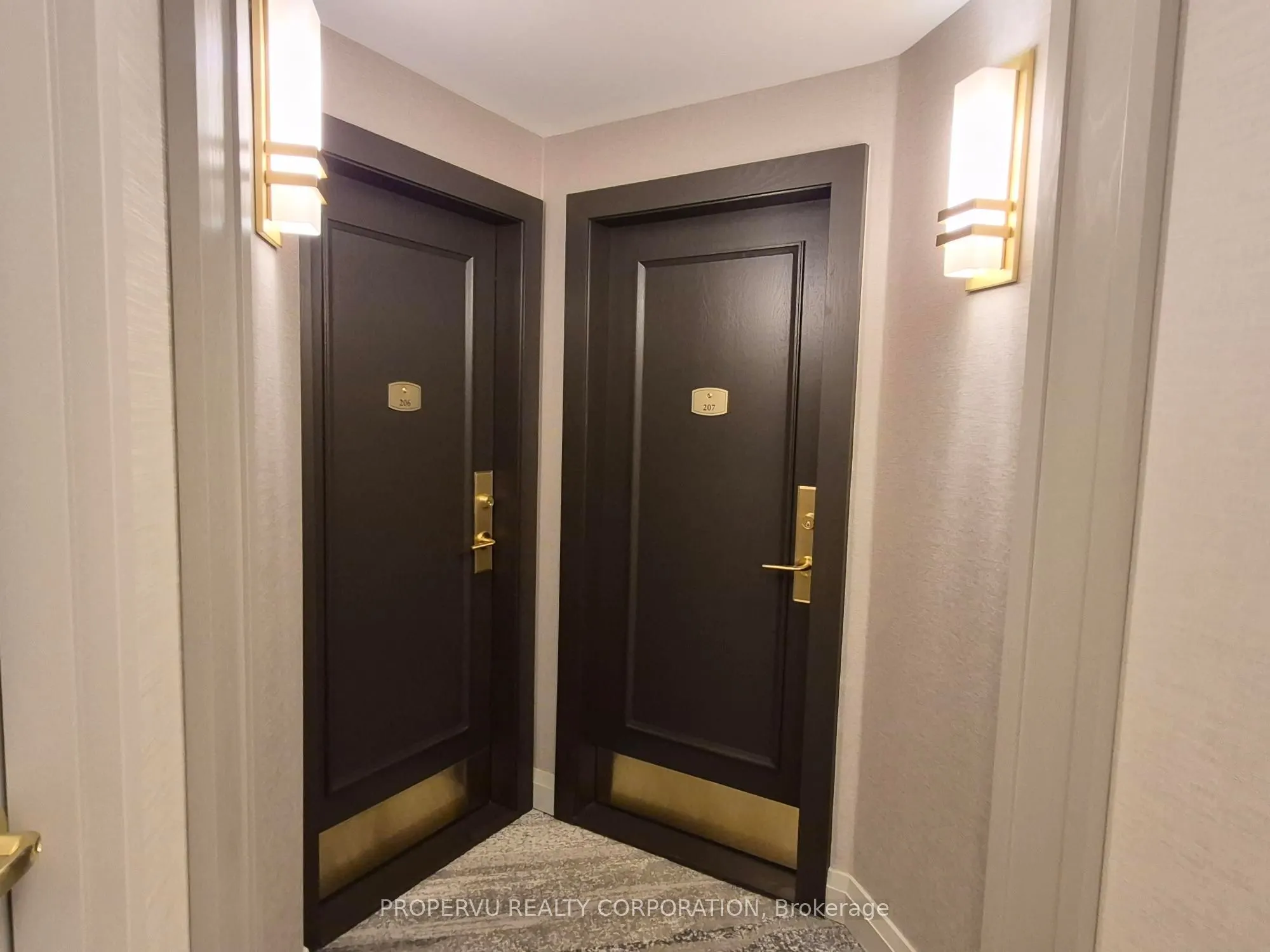 7250 Yonge Street #207
