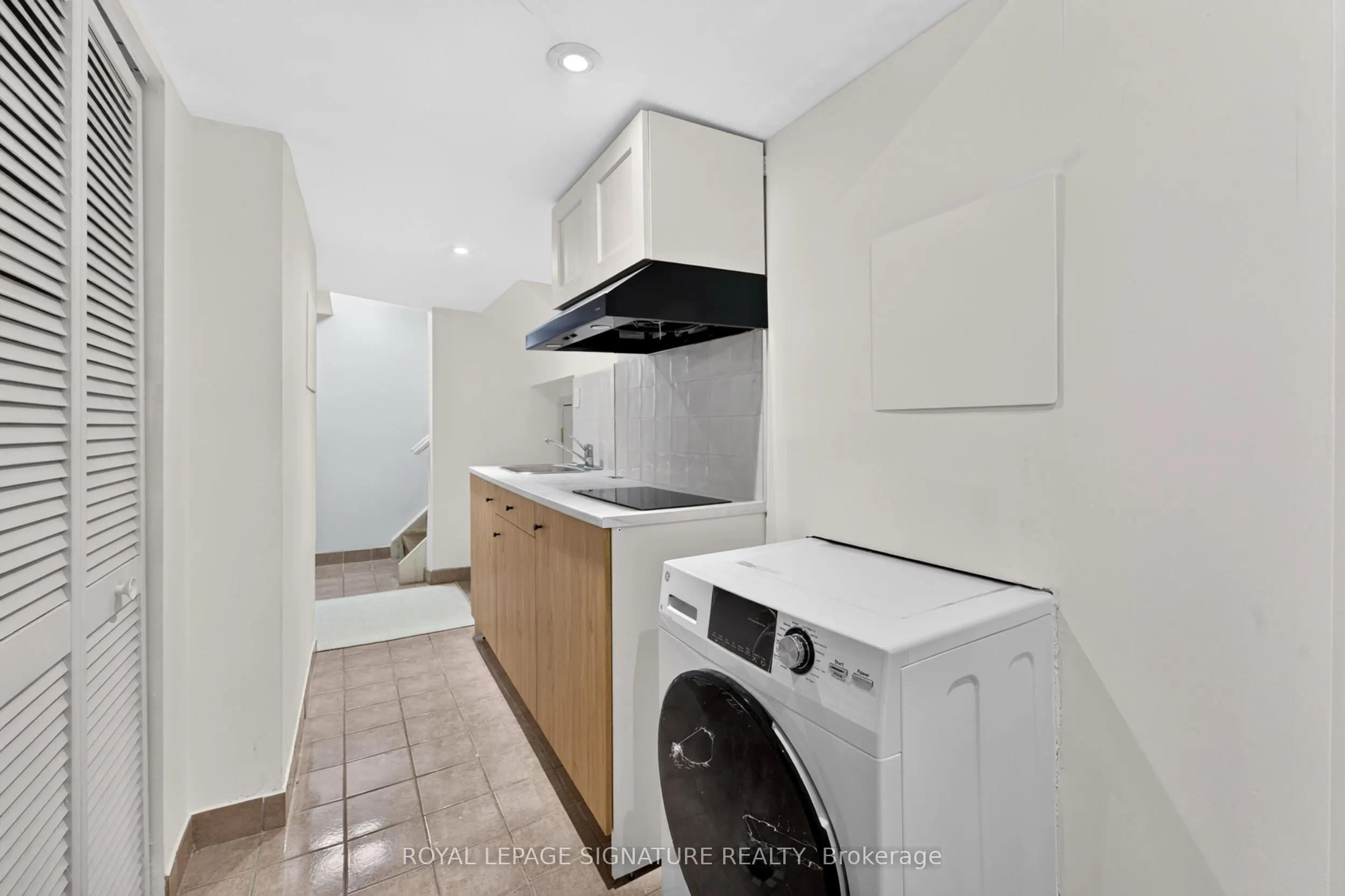 1 Banquo Road #Lower