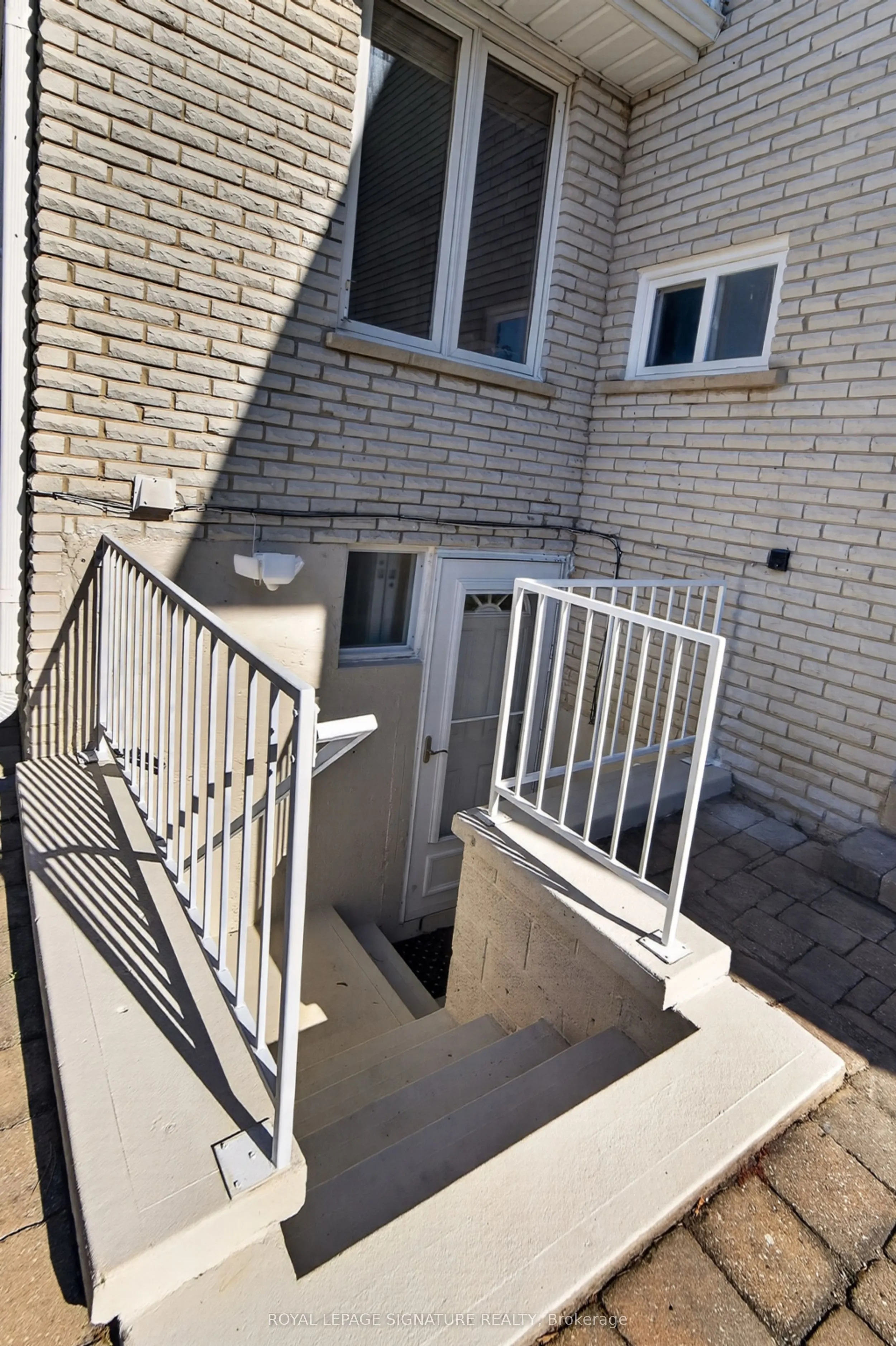 1 Banquo Road #Lower