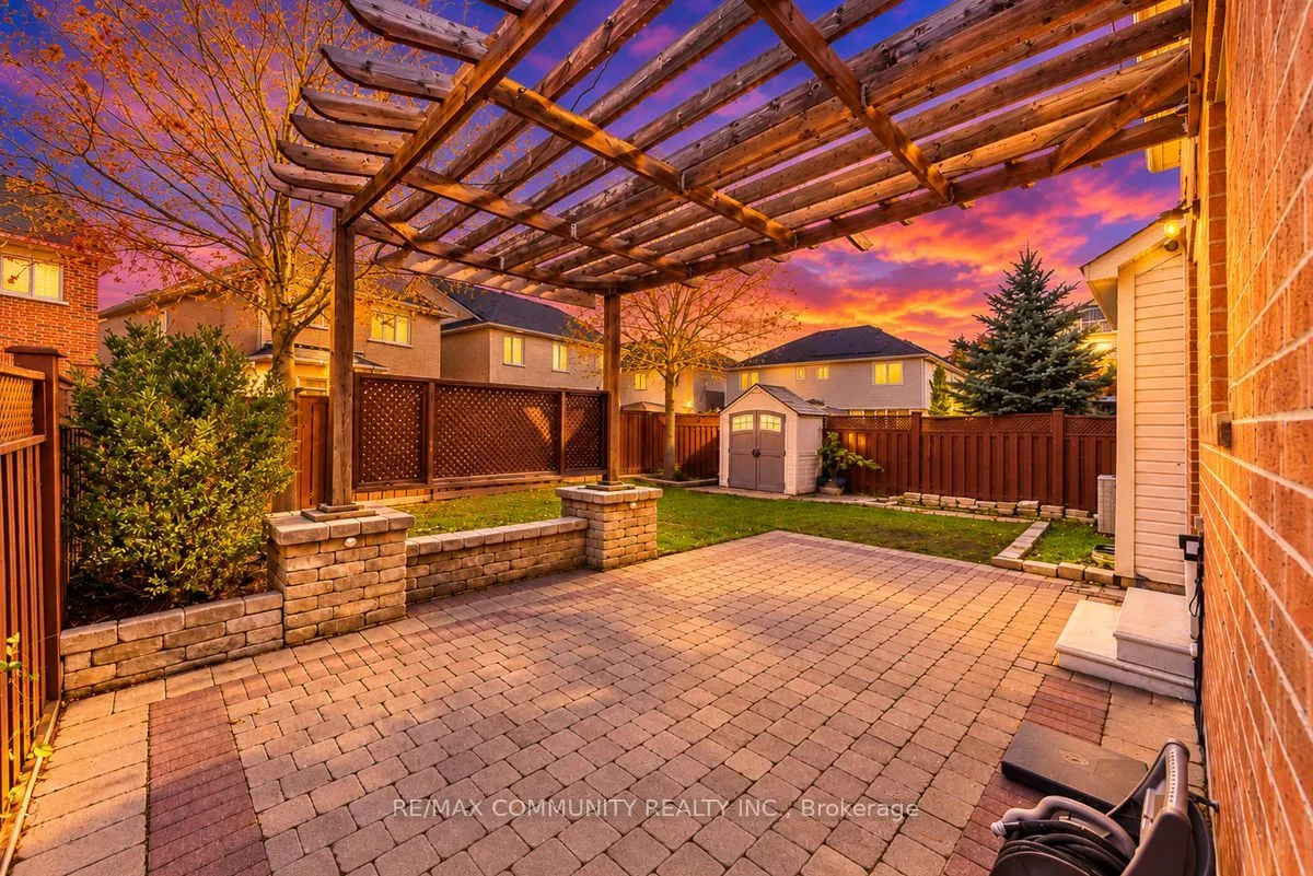 69 Ken Laushway Avenue