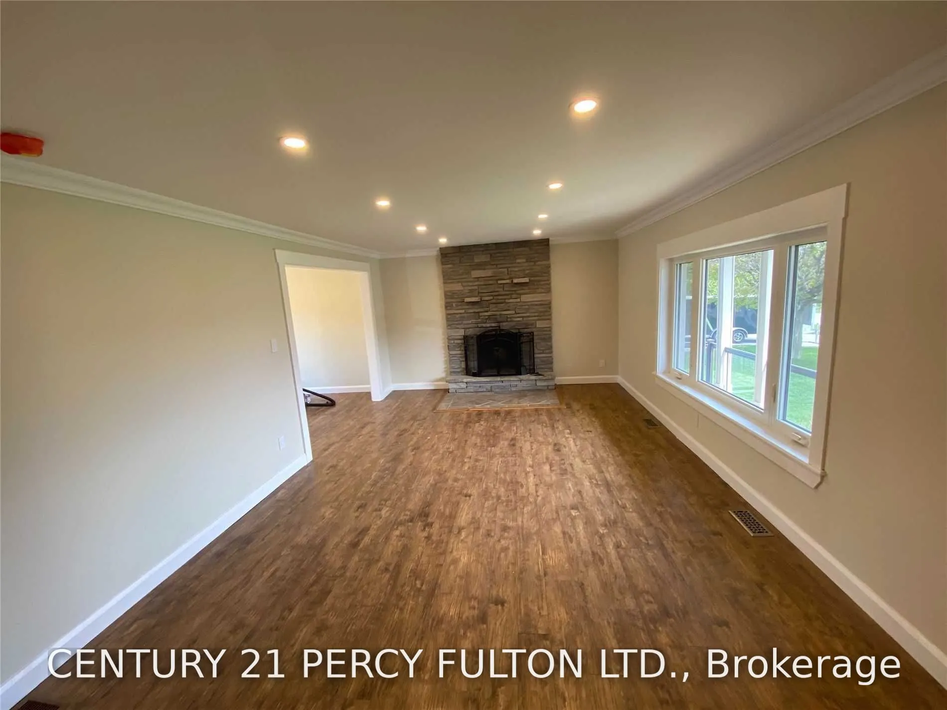 40 Macnaughton Drive