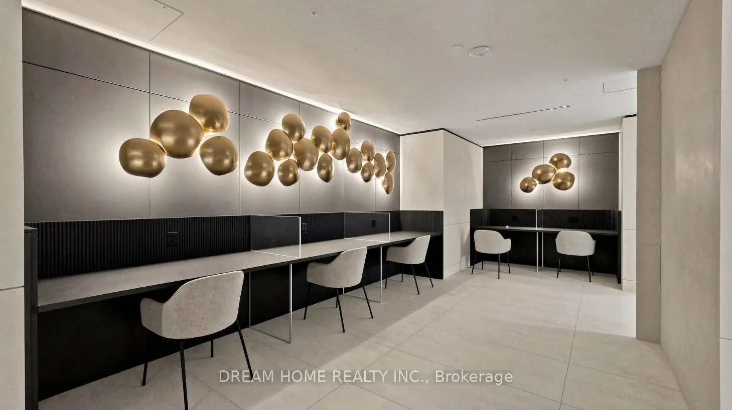 30 Upper Mall Way #3407