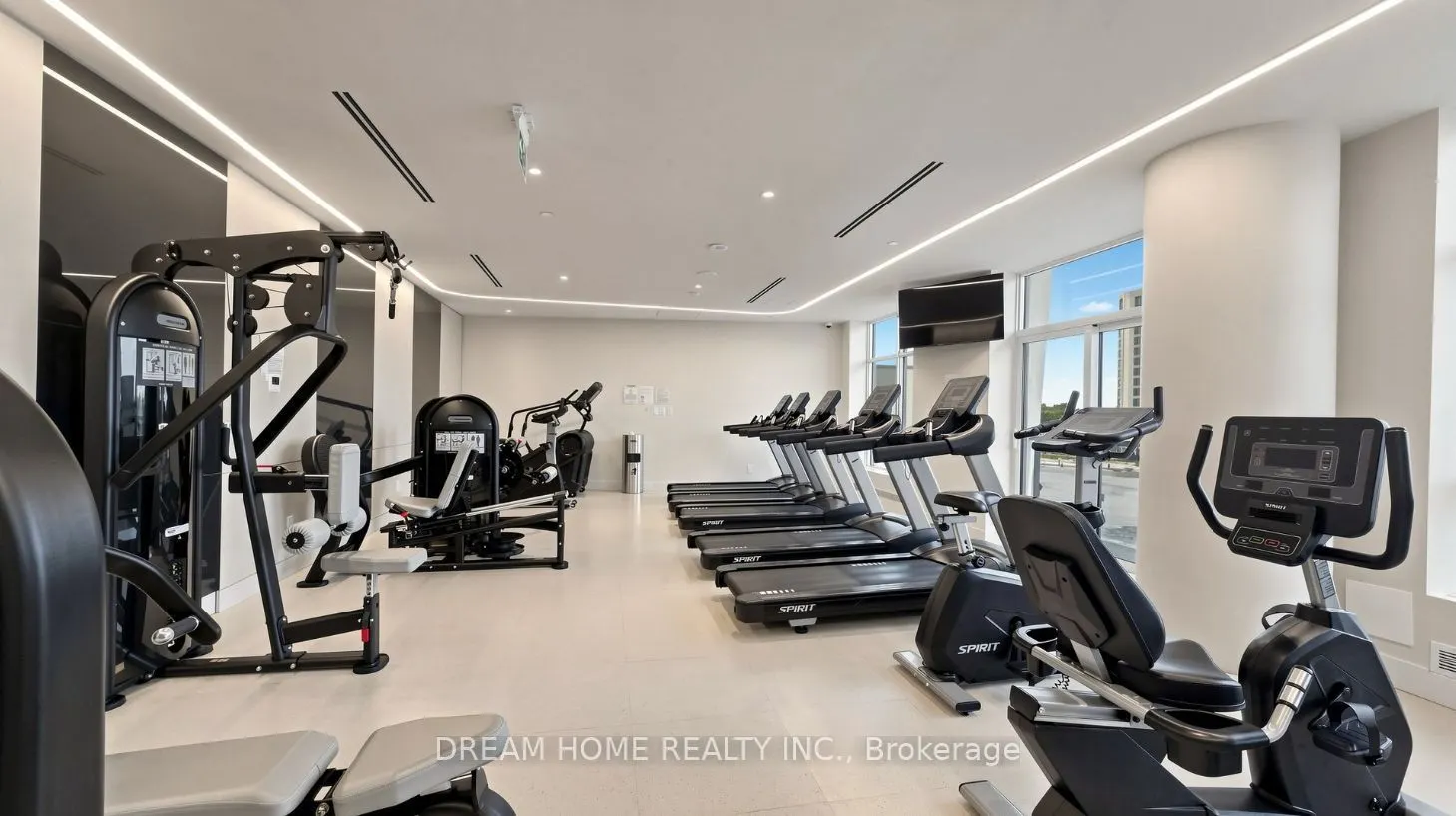 30 Upper Mall Way #3407